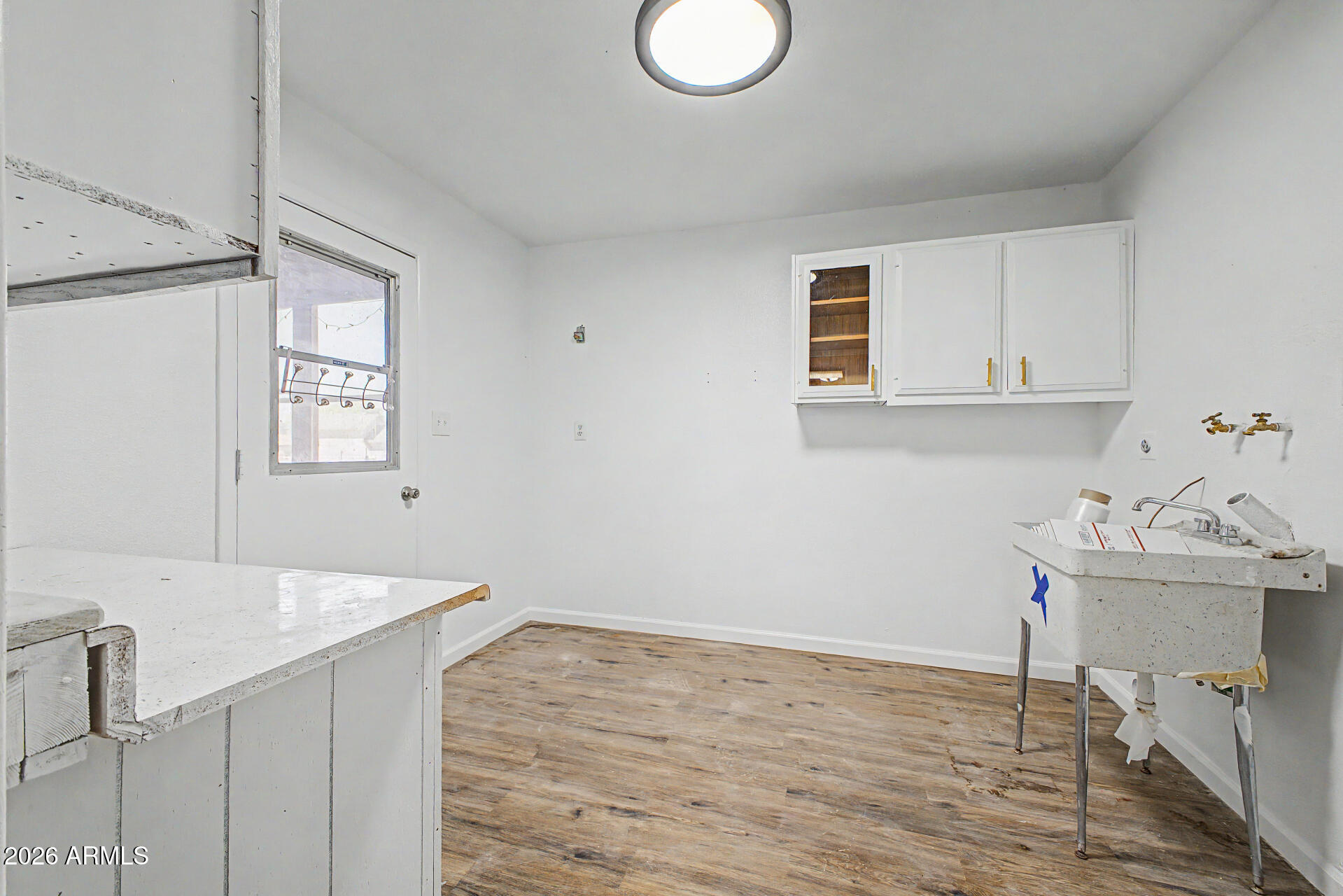 2200 E MELROSE Street