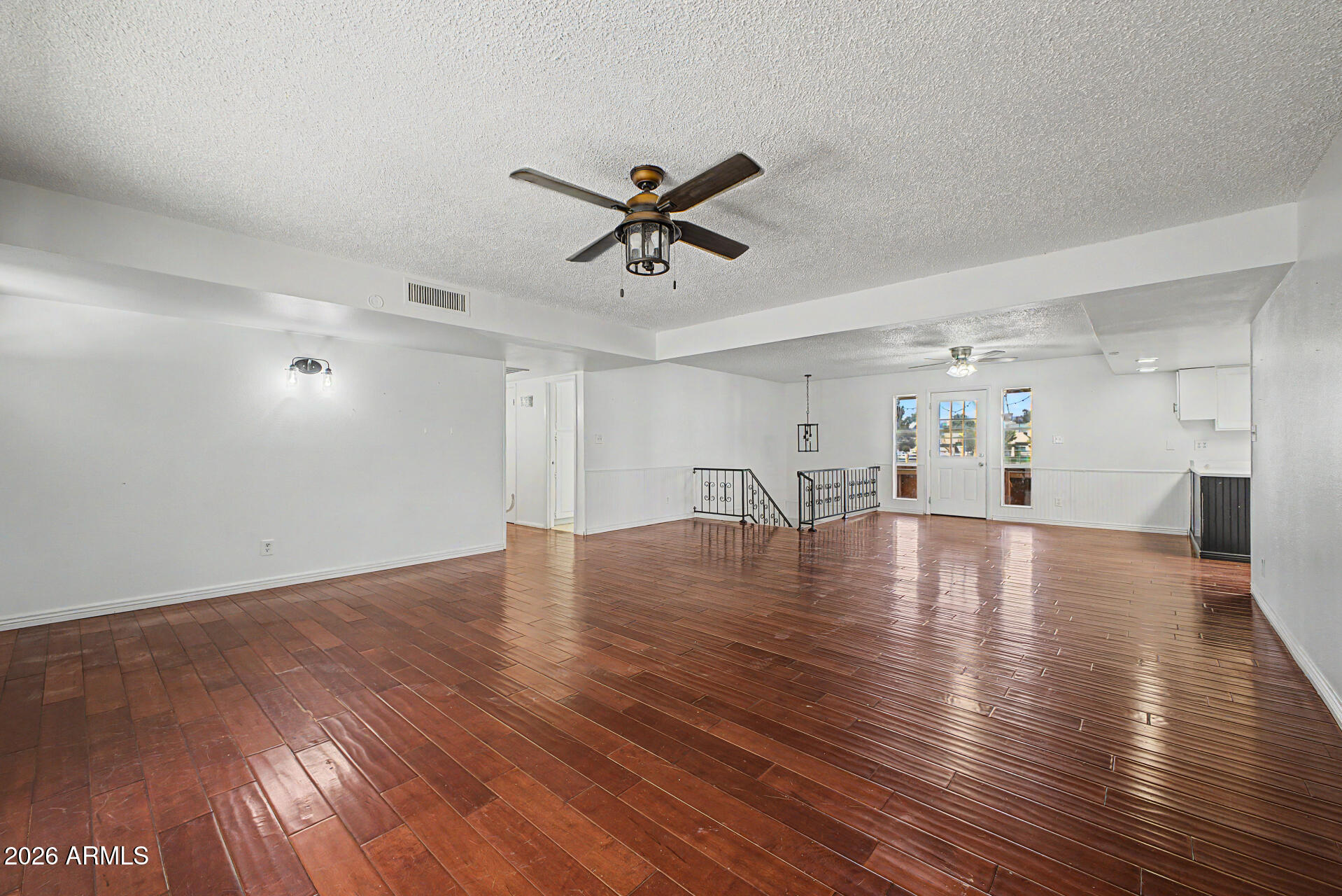 2200 E MELROSE Street