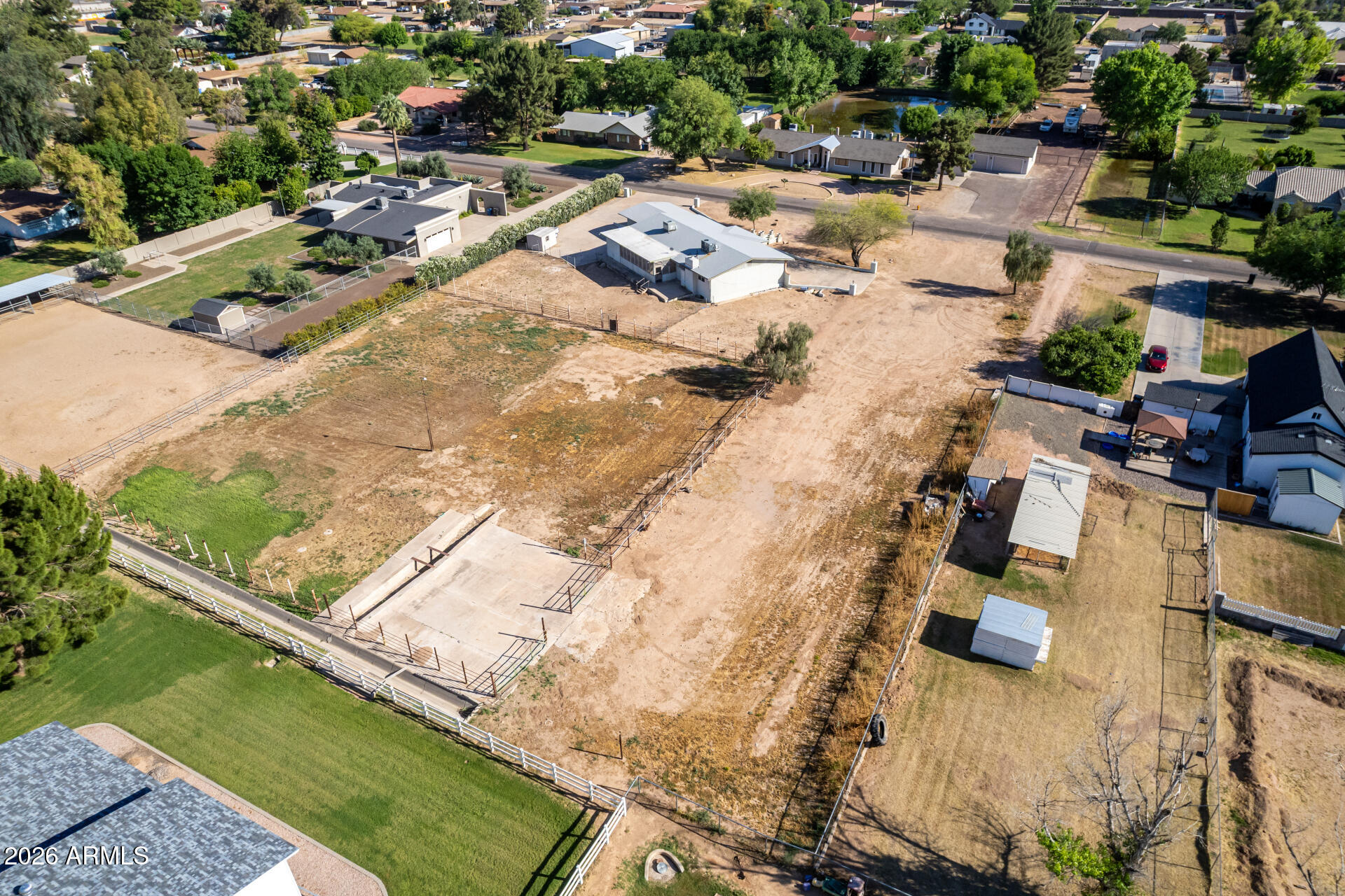 2200 E MELROSE Street