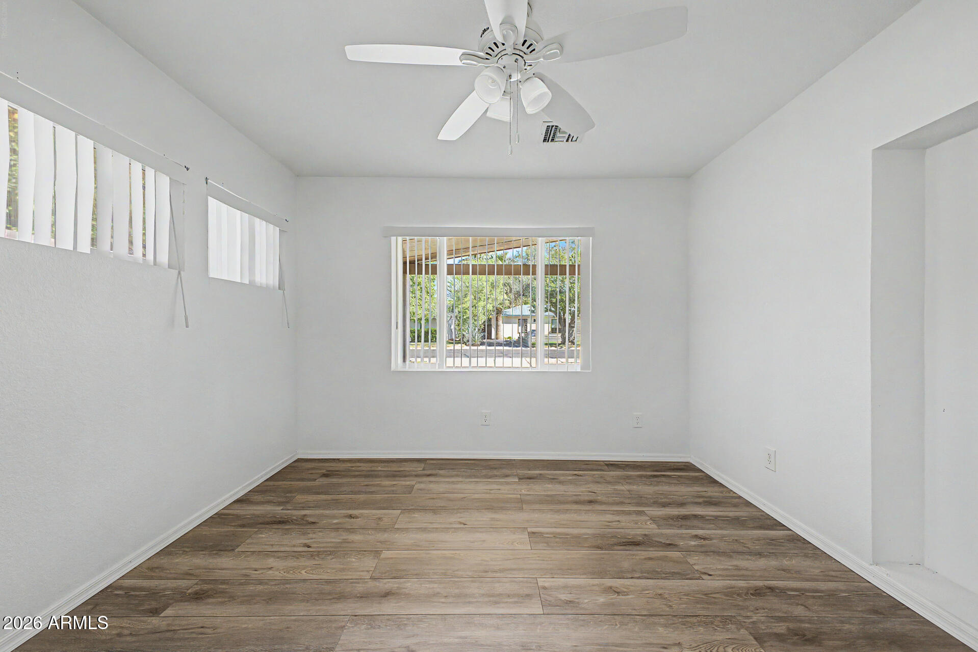 3907 E MULBERRY Drive