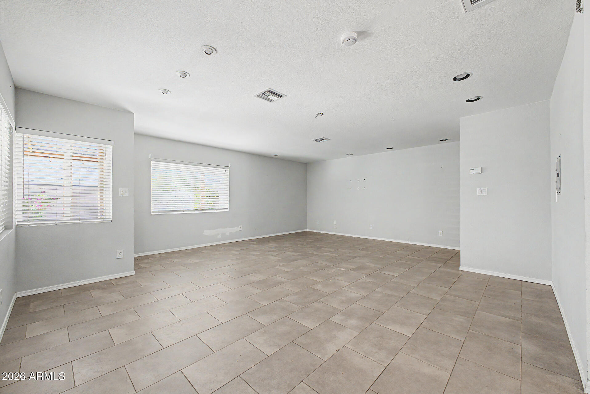 3907 E MULBERRY Drive