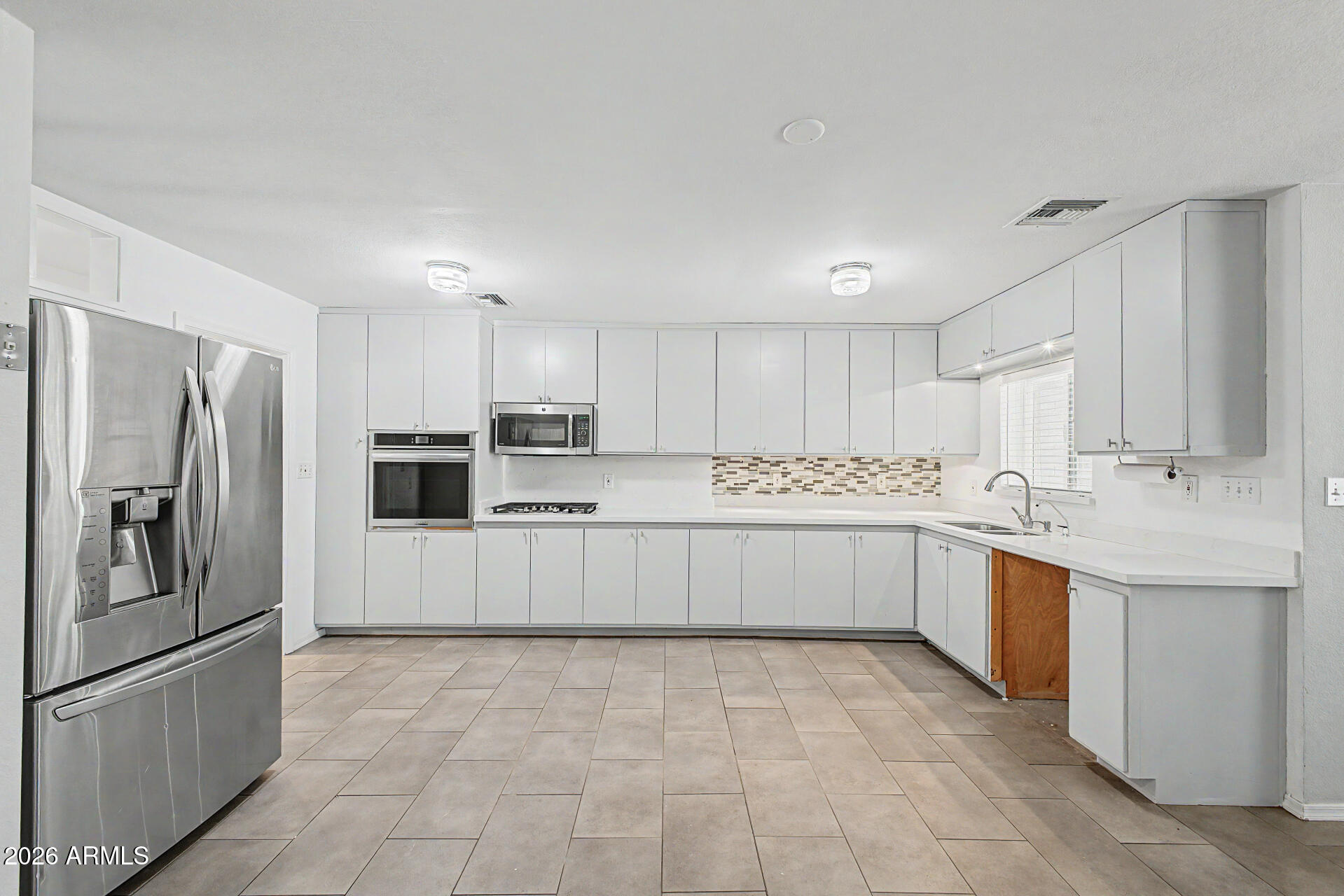 3907 E MULBERRY Drive