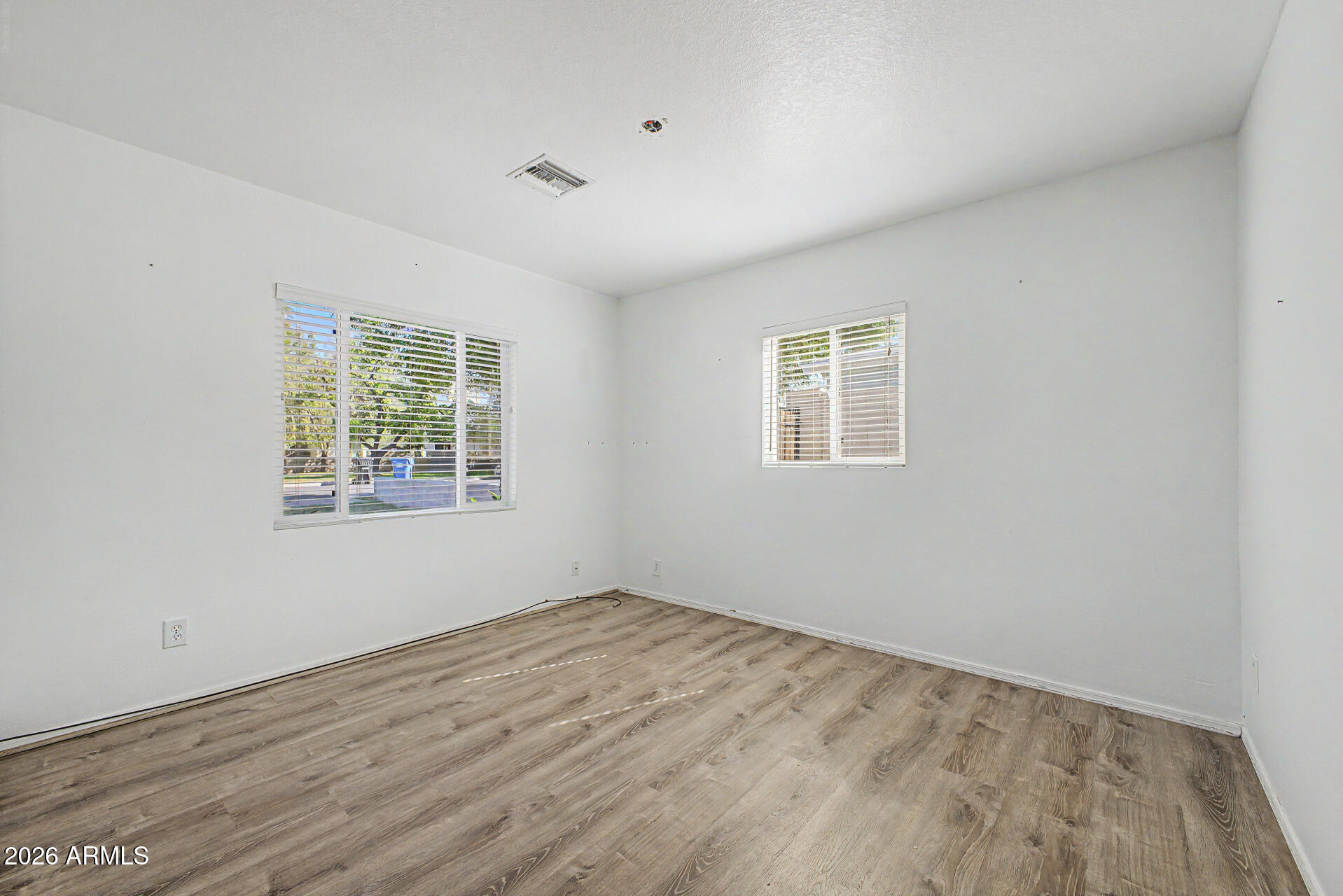 3907 E MULBERRY Drive