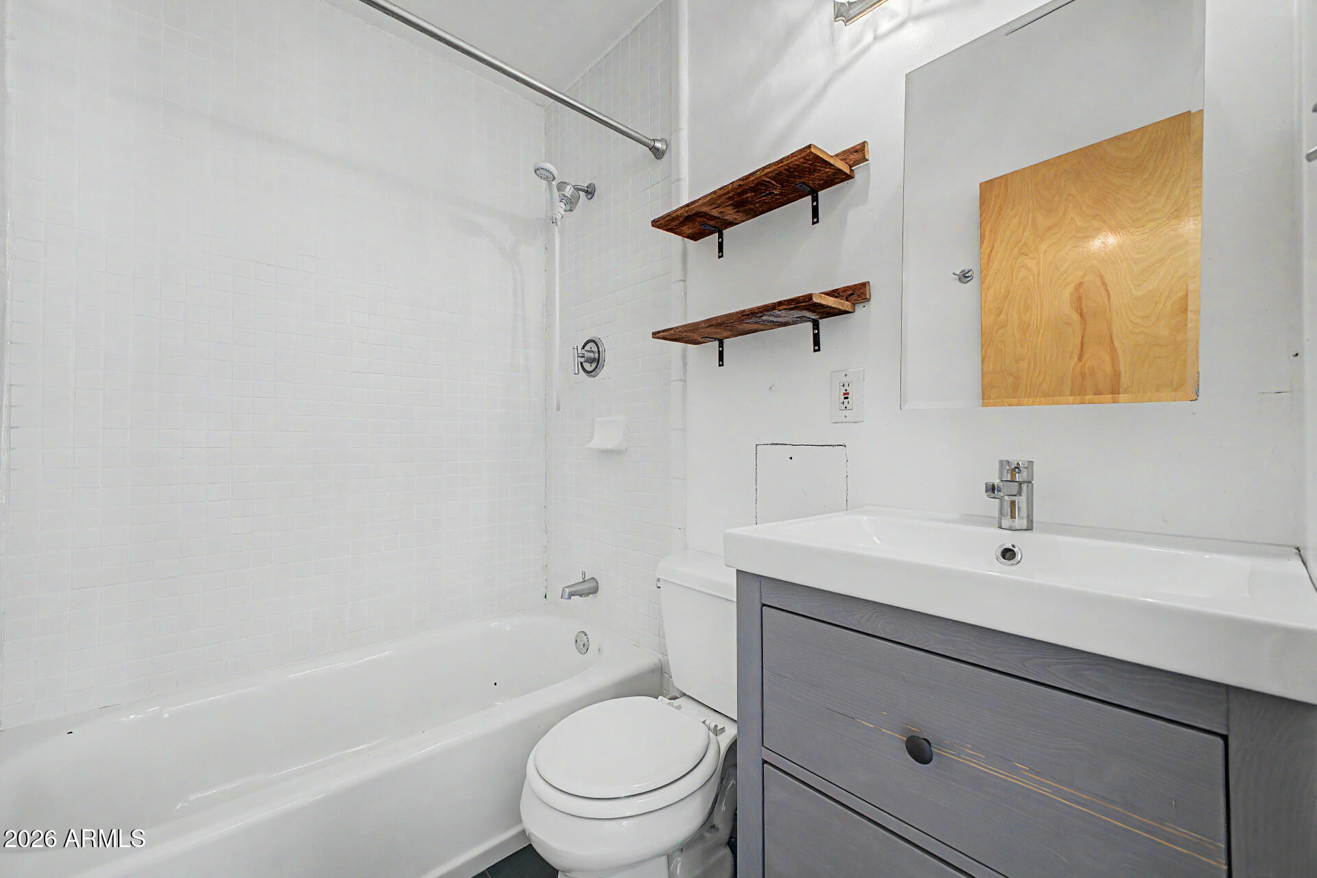 3907 E MULBERRY Drive