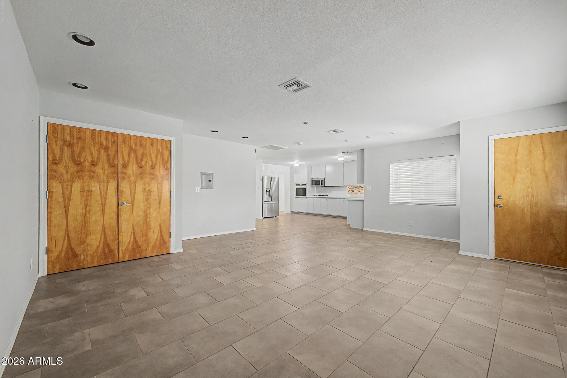 3907 E MULBERRY Drive