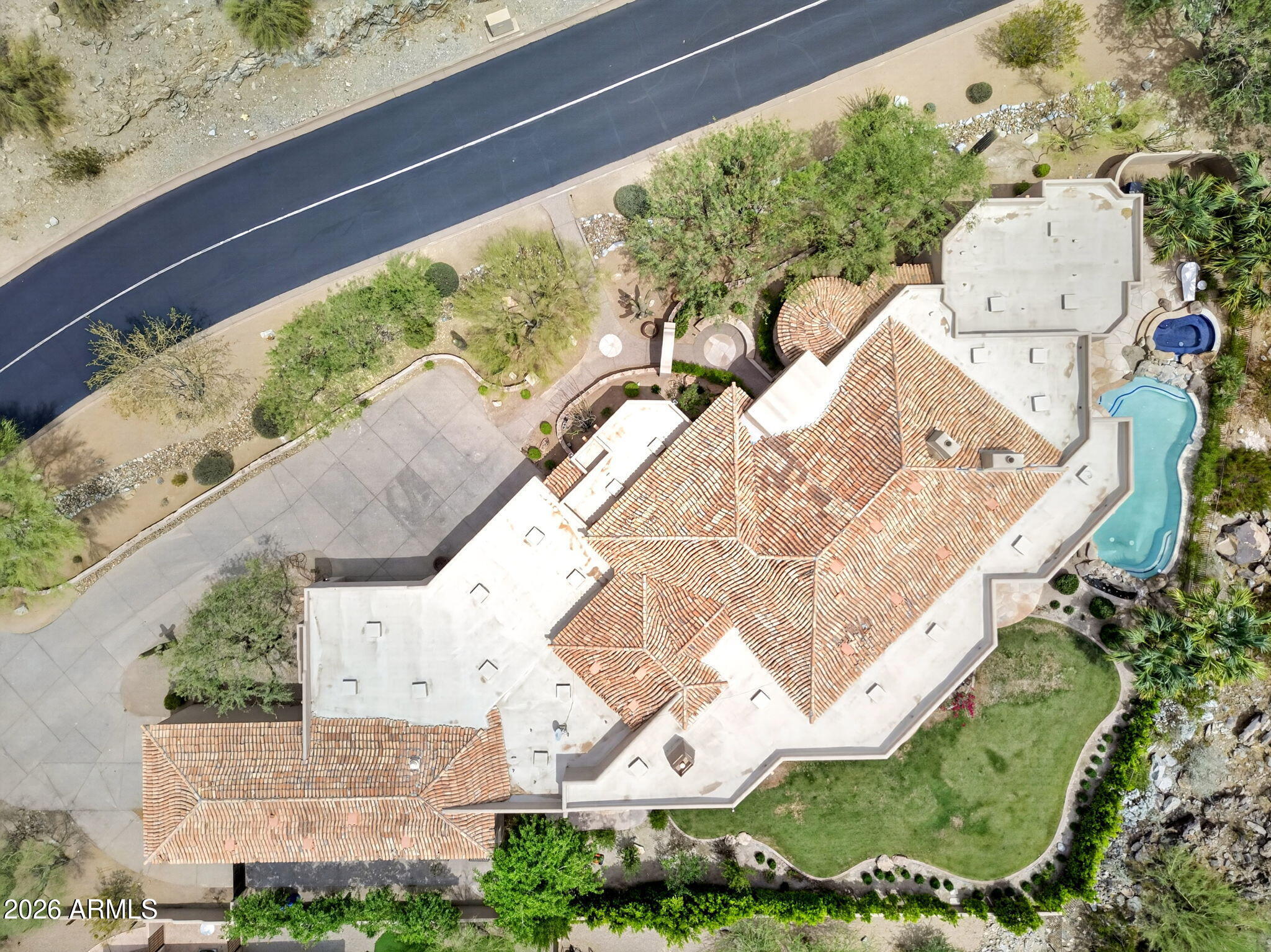 1611 E DESERT WILLOW Drive