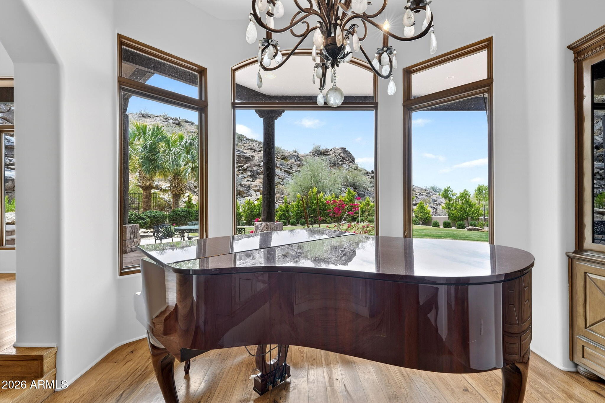 1611 E DESERT WILLOW Drive