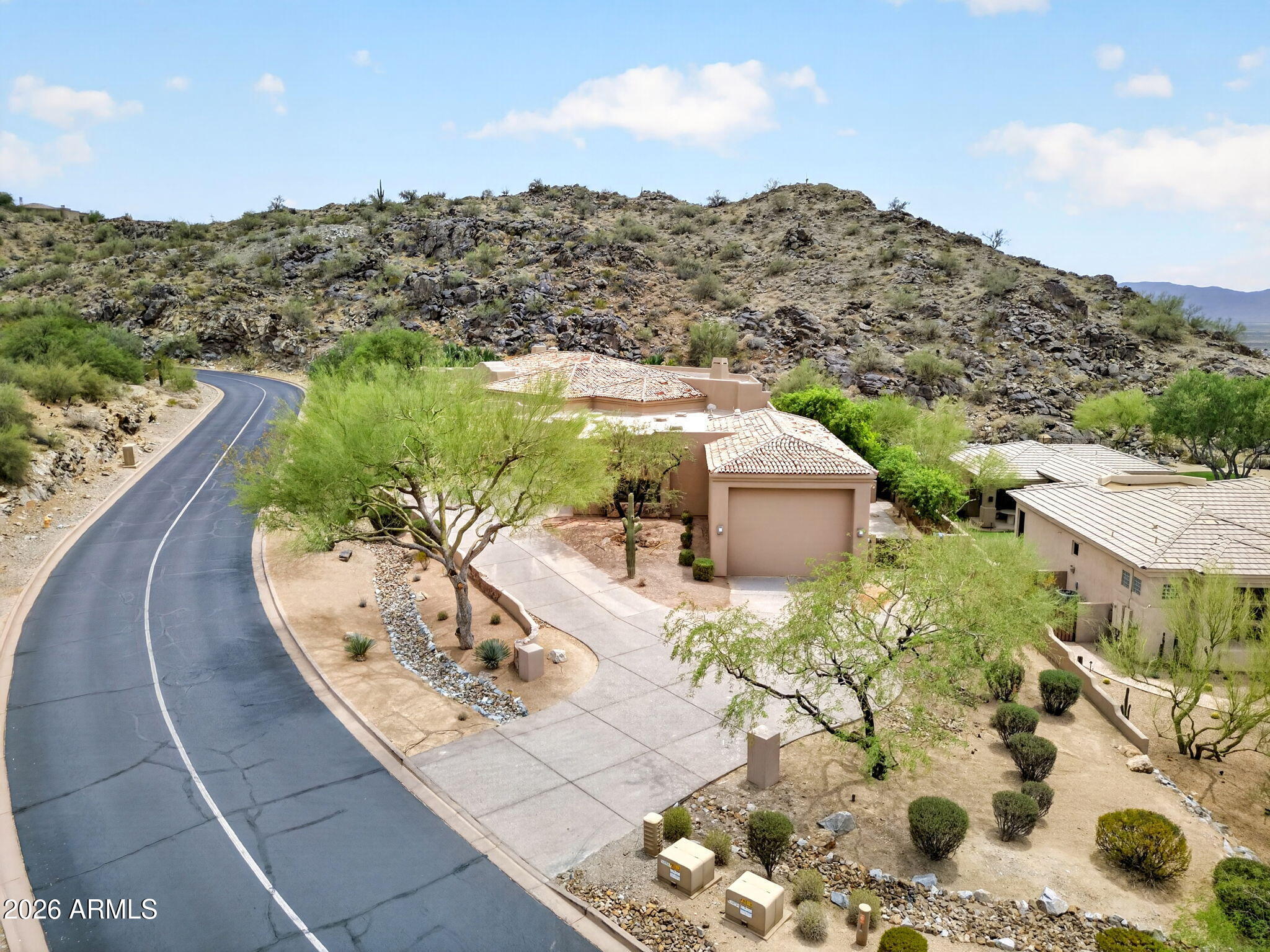 1611 E DESERT WILLOW Drive