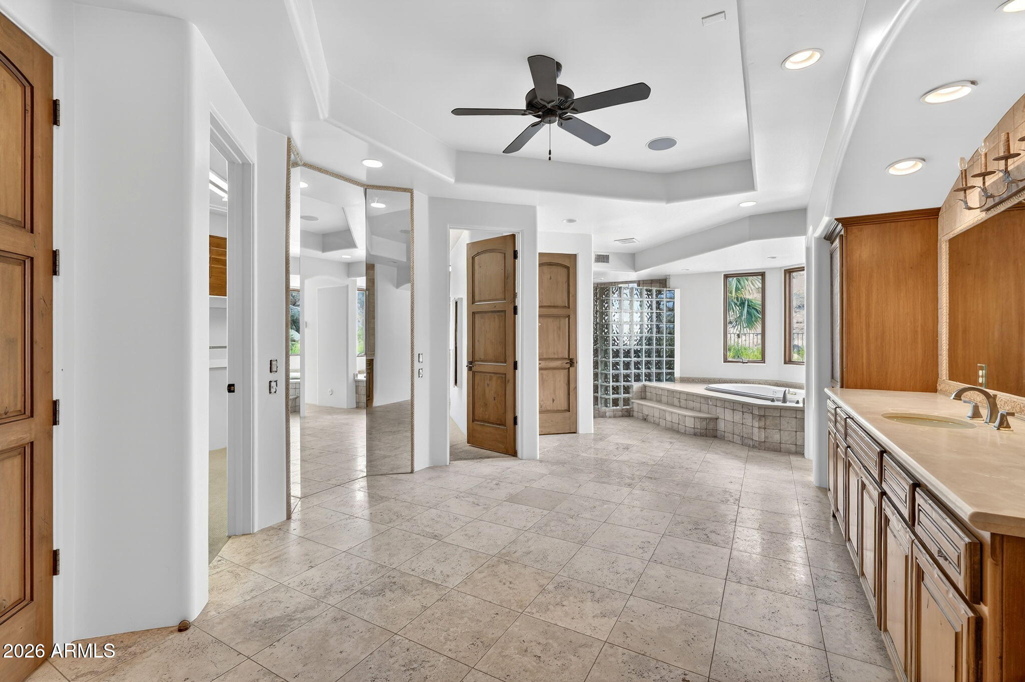 1611 E DESERT WILLOW Drive