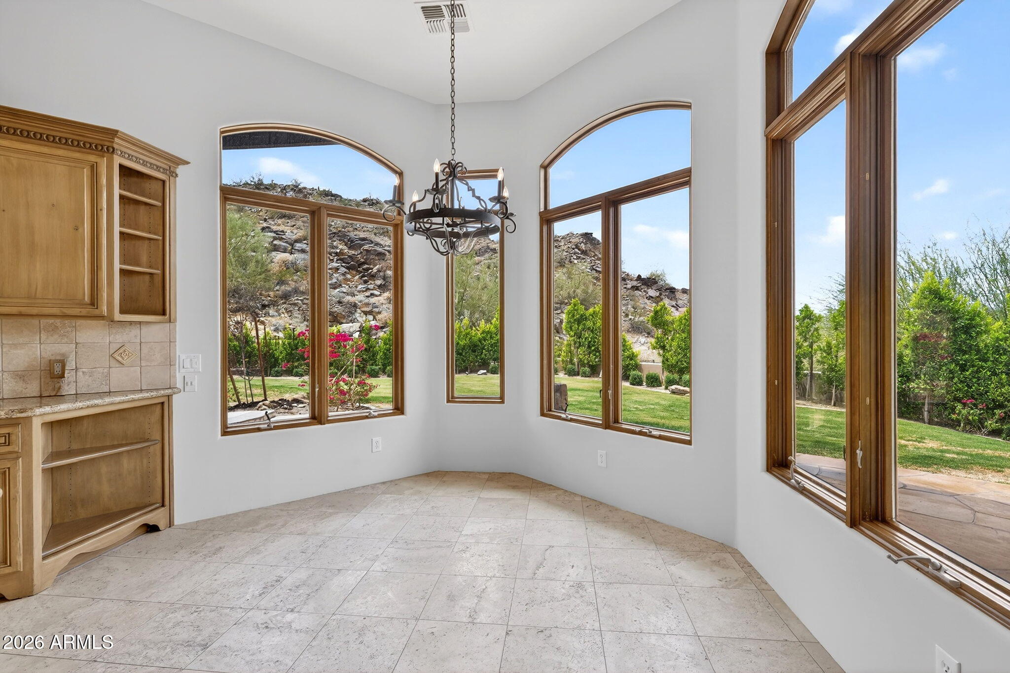 1611 E DESERT WILLOW Drive