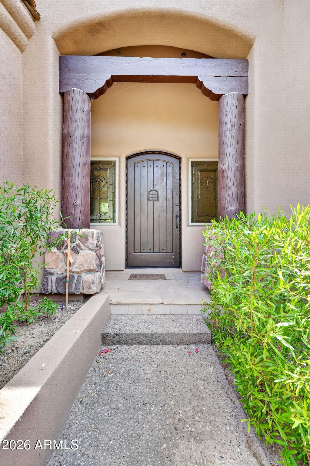 1611 E DESERT WILLOW Drive