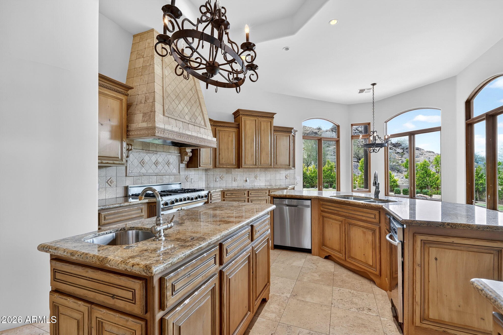 1611 E DESERT WILLOW Drive