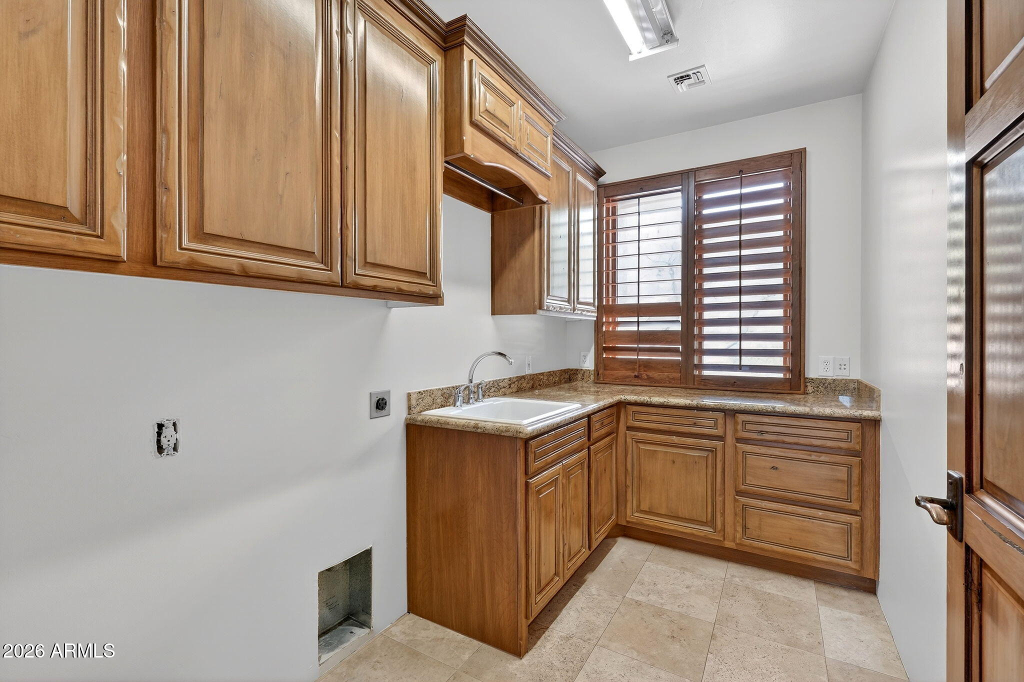 1611 E DESERT WILLOW Drive