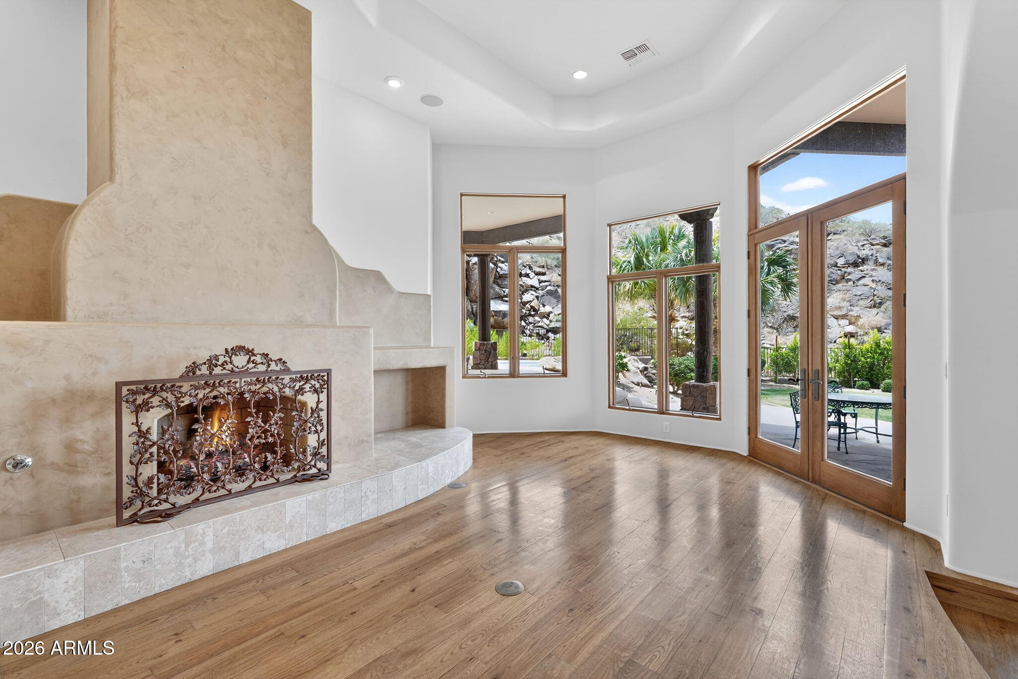 1611 E DESERT WILLOW Drive