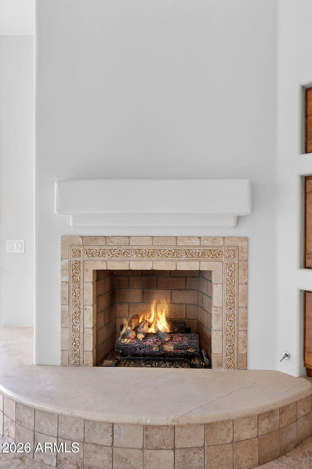 1611 E DESERT WILLOW Drive