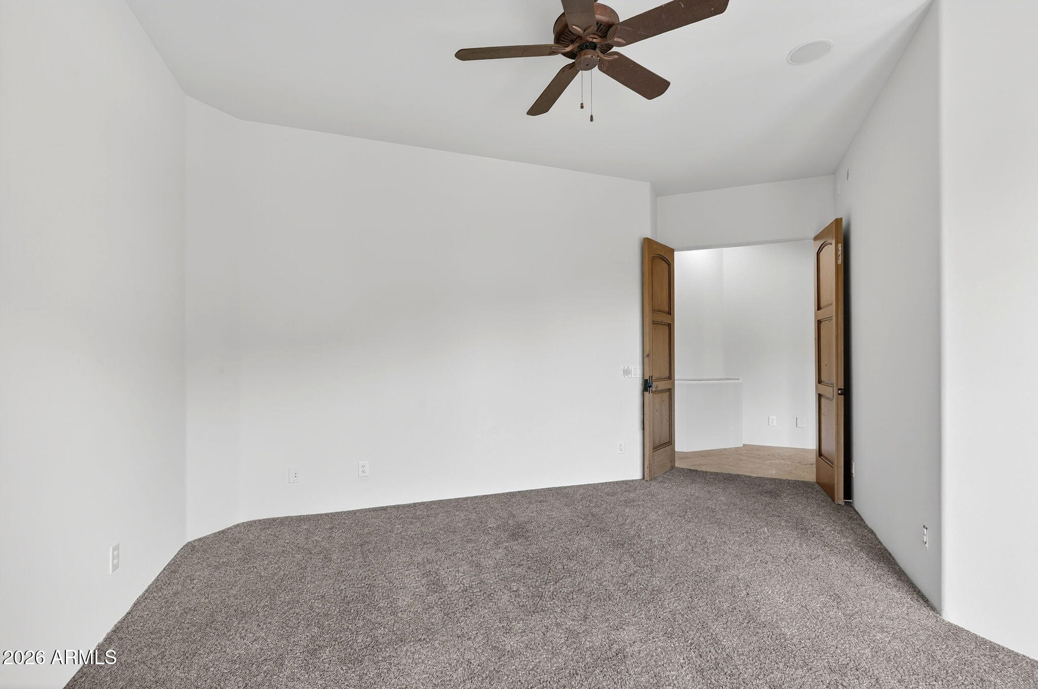 1611 E DESERT WILLOW Drive