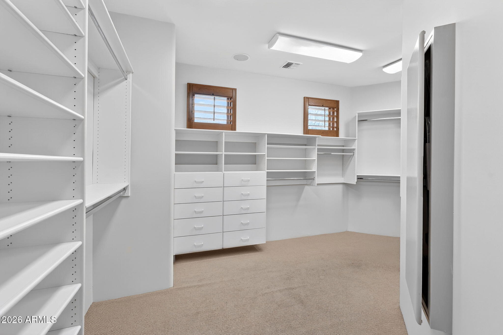 1611 E DESERT WILLOW Drive