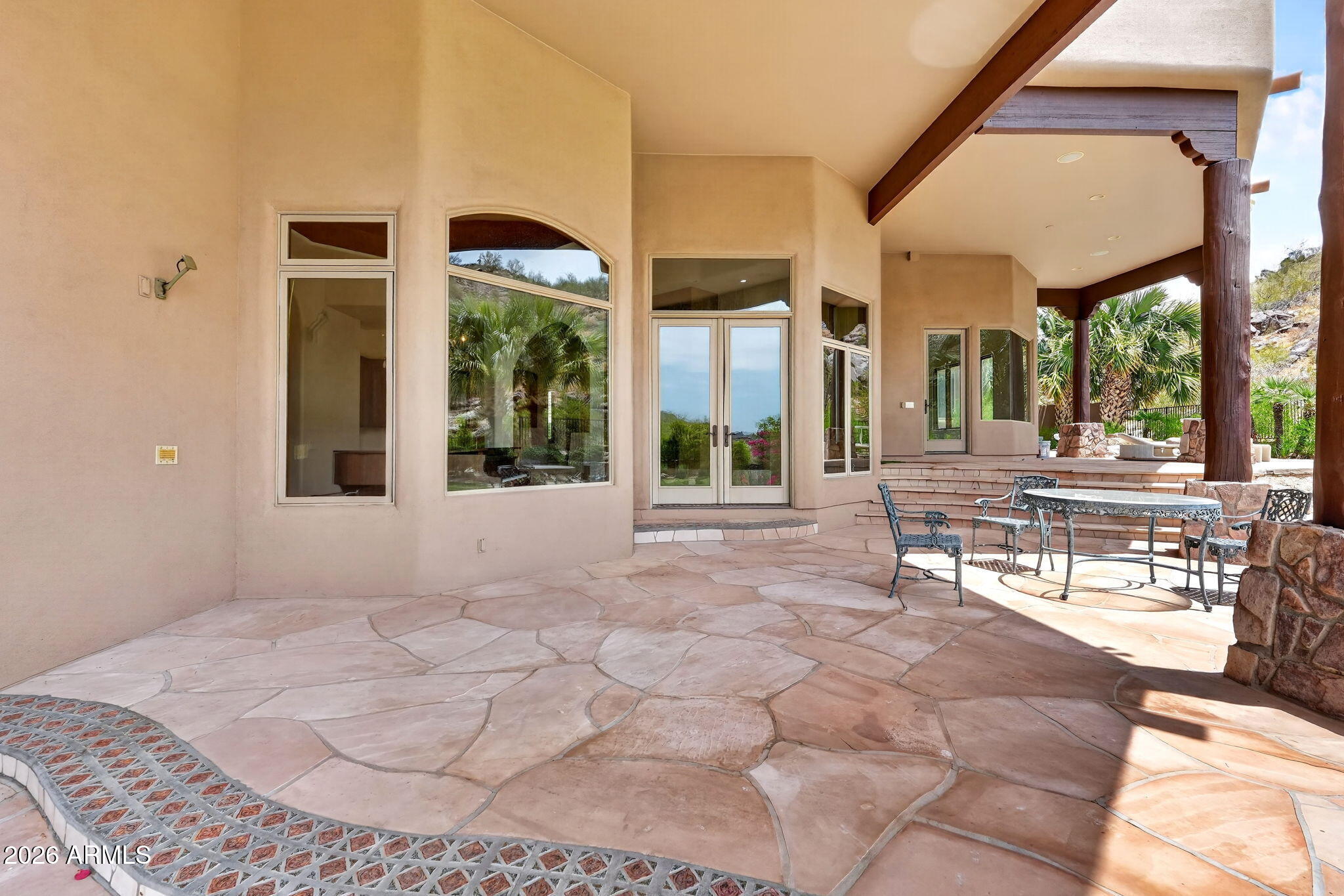 1611 E DESERT WILLOW Drive