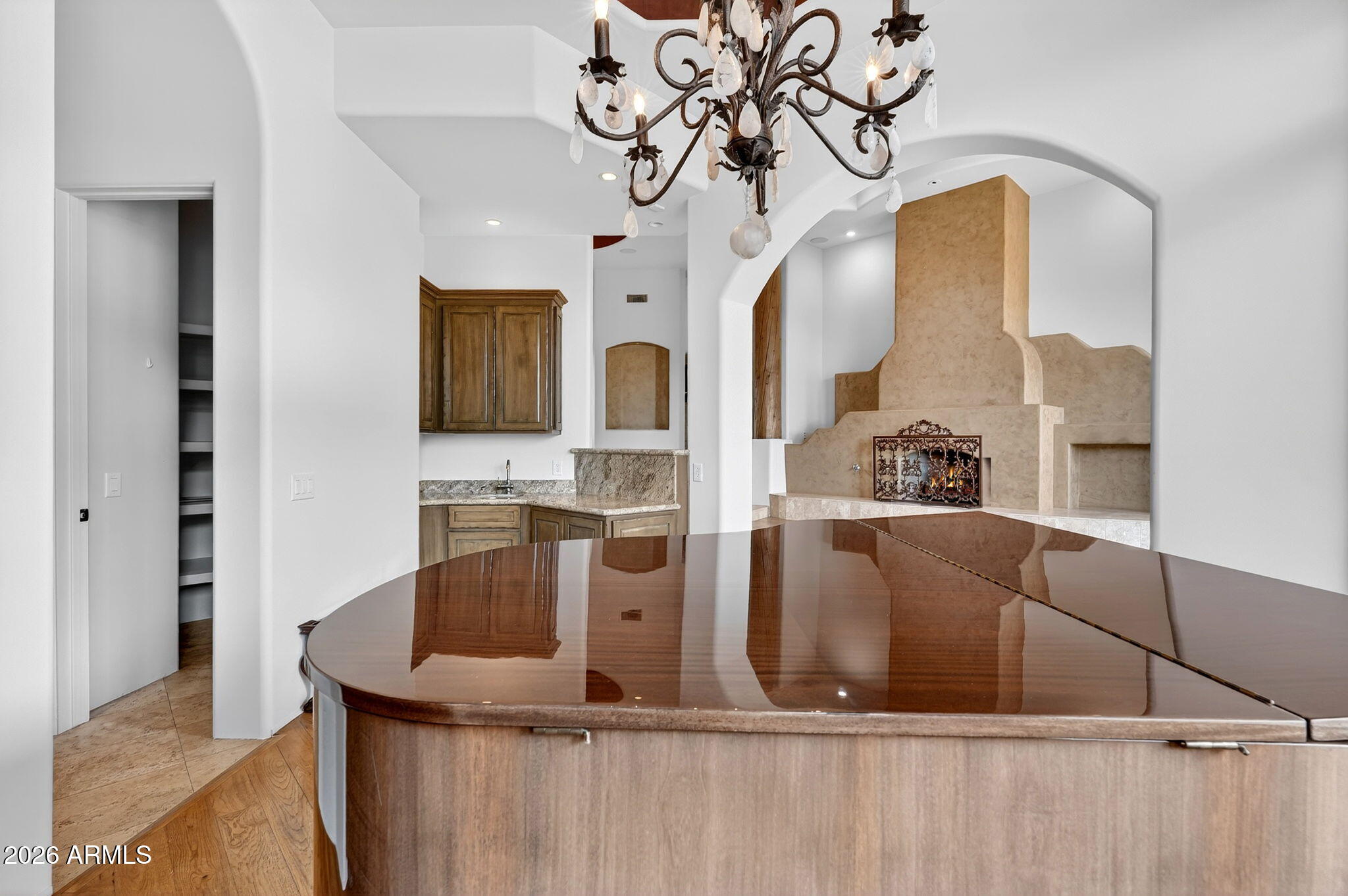 1611 E DESERT WILLOW Drive