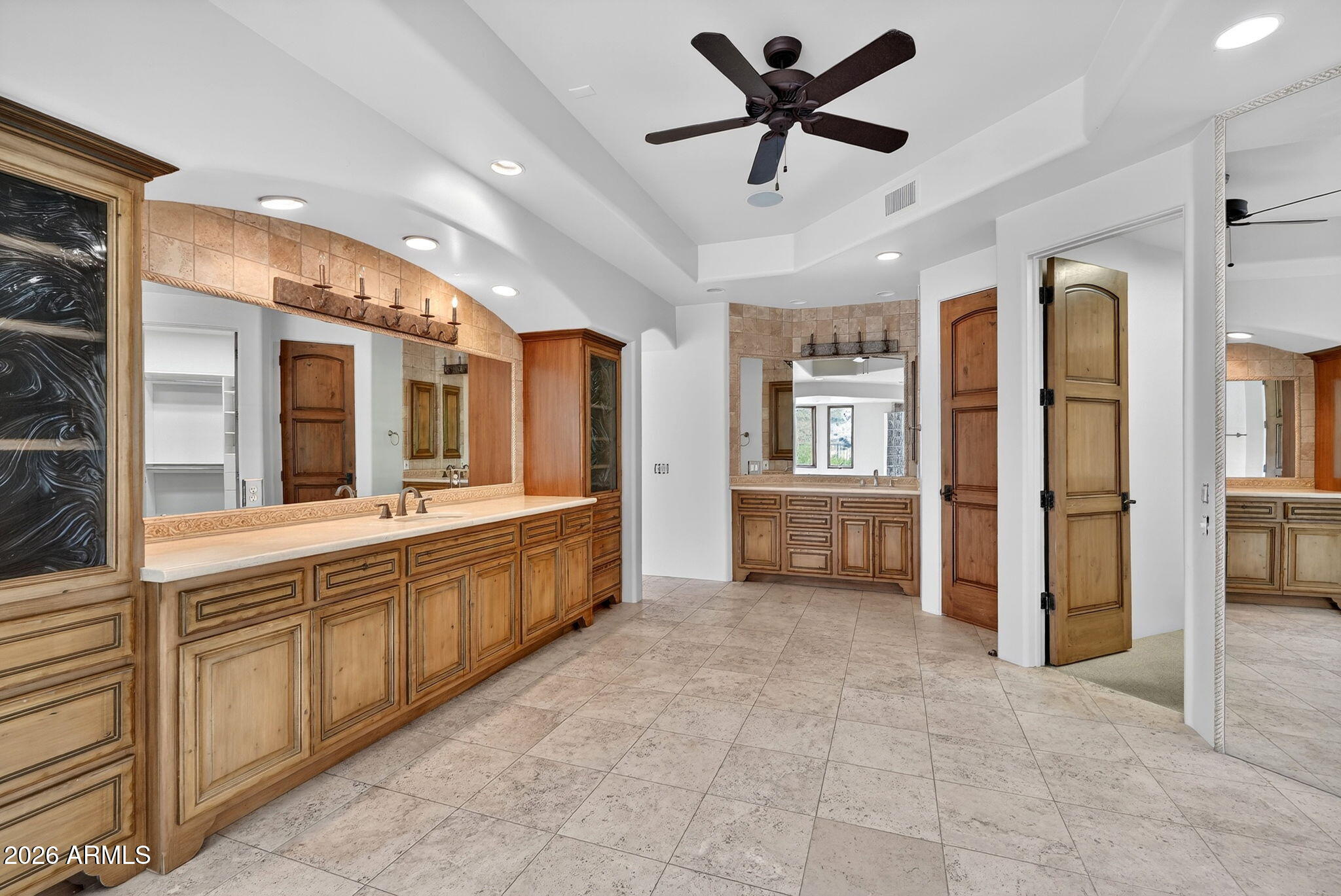 1611 E DESERT WILLOW Drive