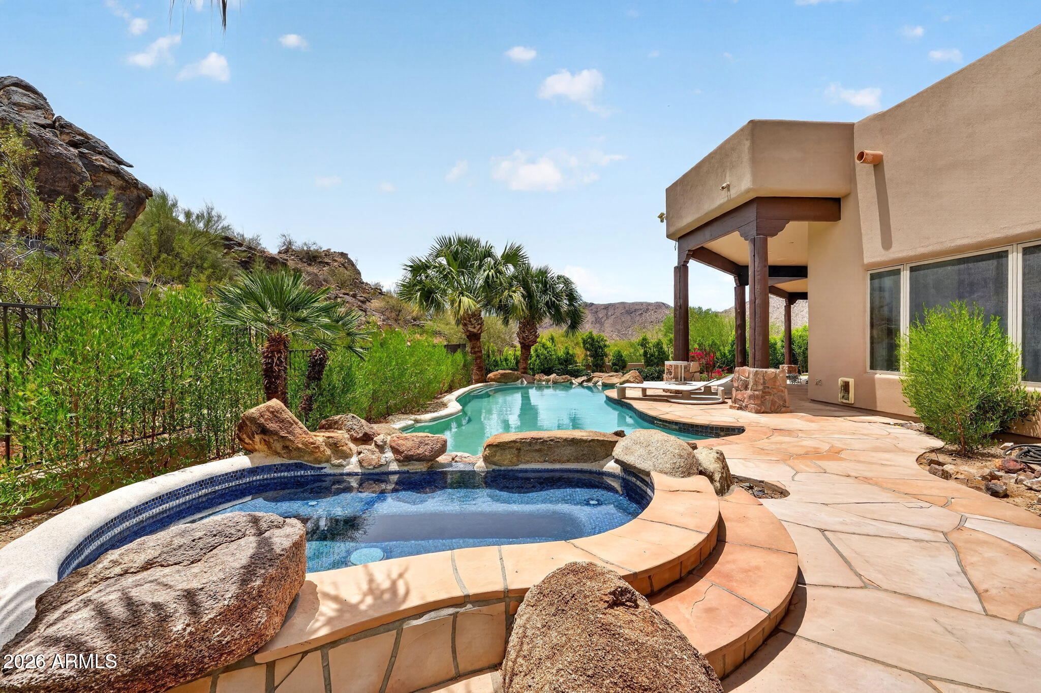 1611 E DESERT WILLOW Drive