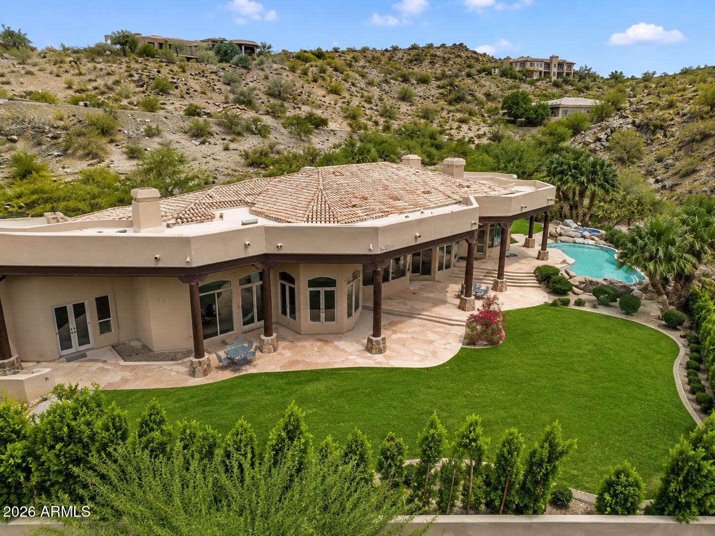 1611 E DESERT WILLOW Drive