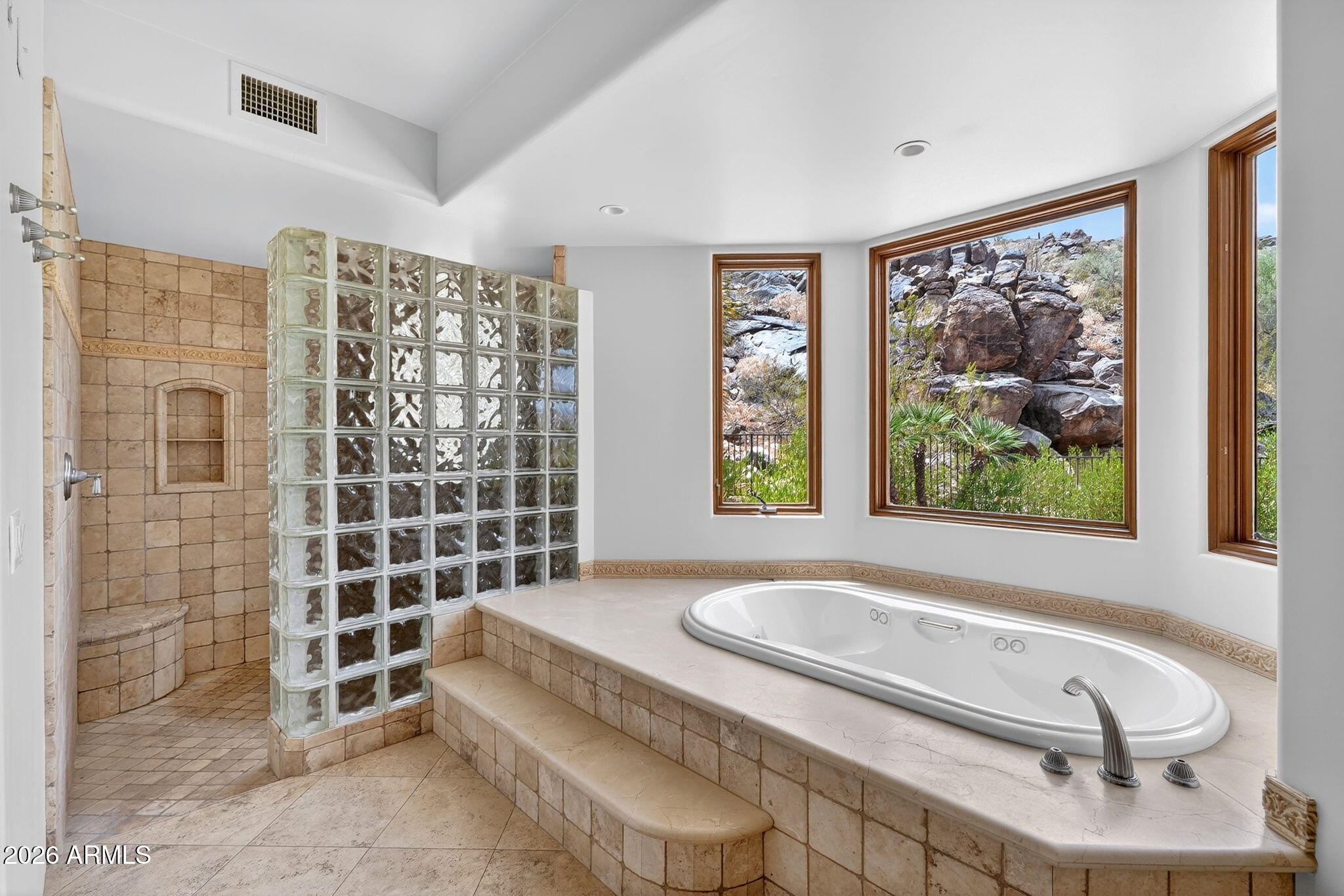 1611 E DESERT WILLOW Drive