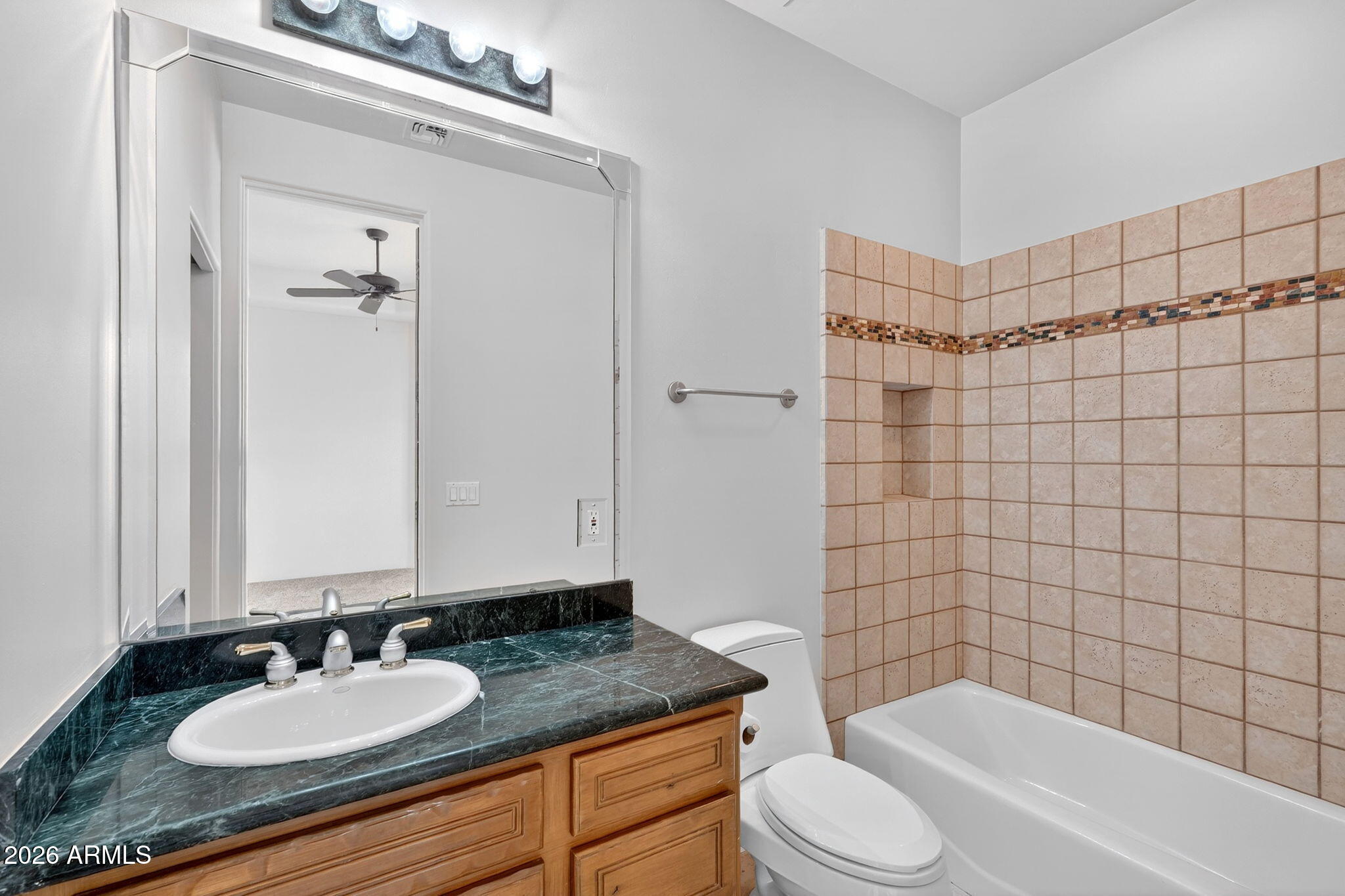 1611 E DESERT WILLOW Drive
