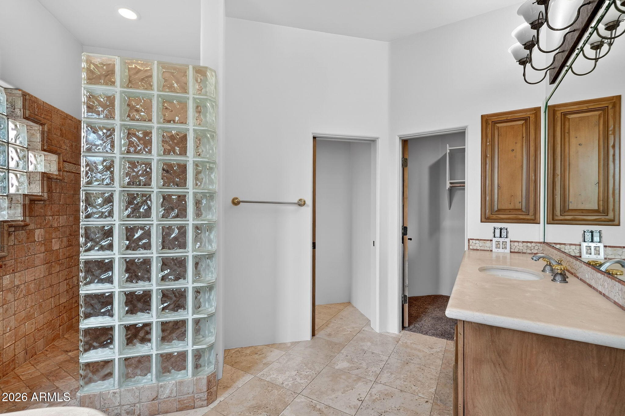 1611 E DESERT WILLOW Drive