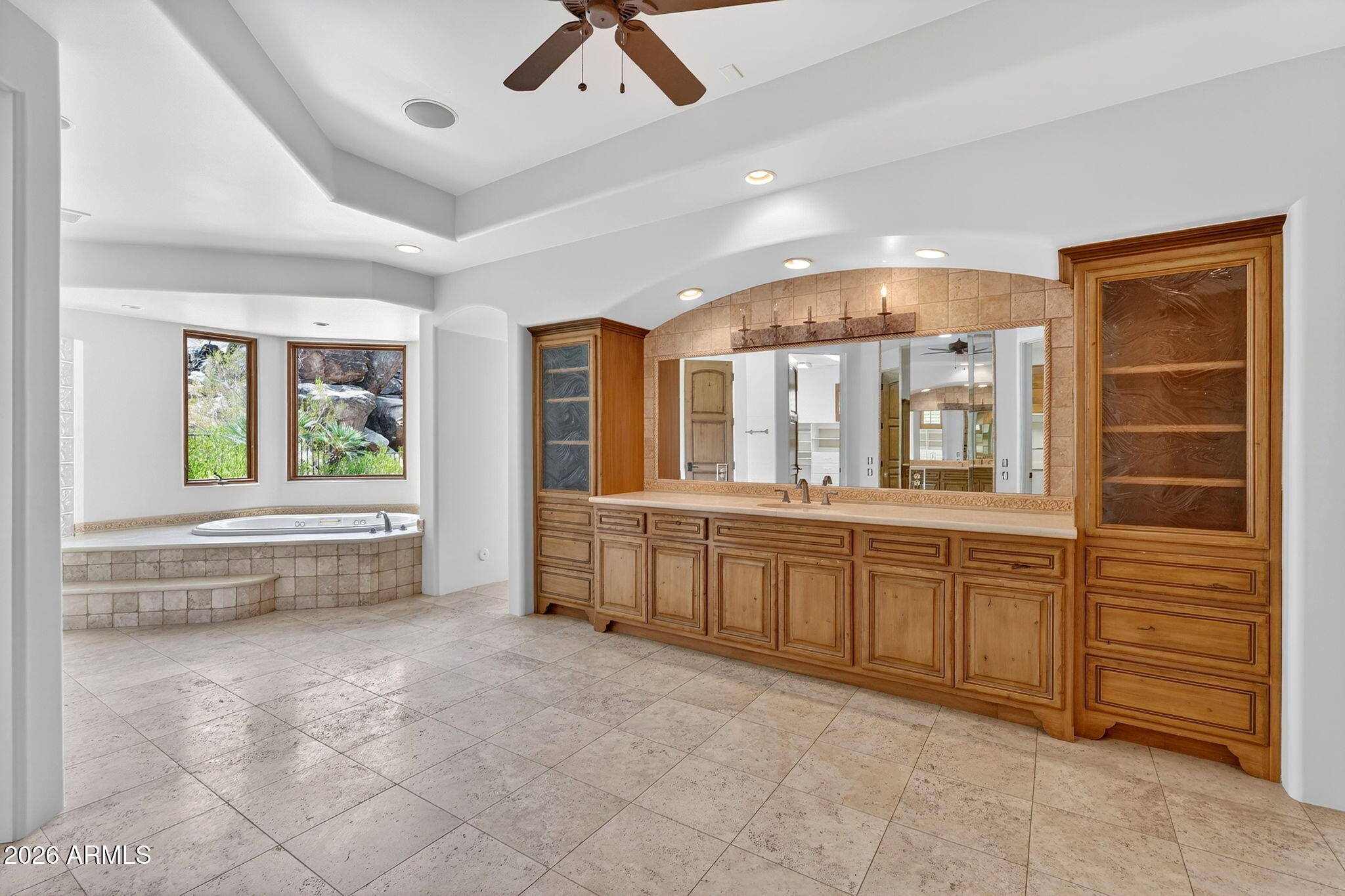 1611 E DESERT WILLOW Drive