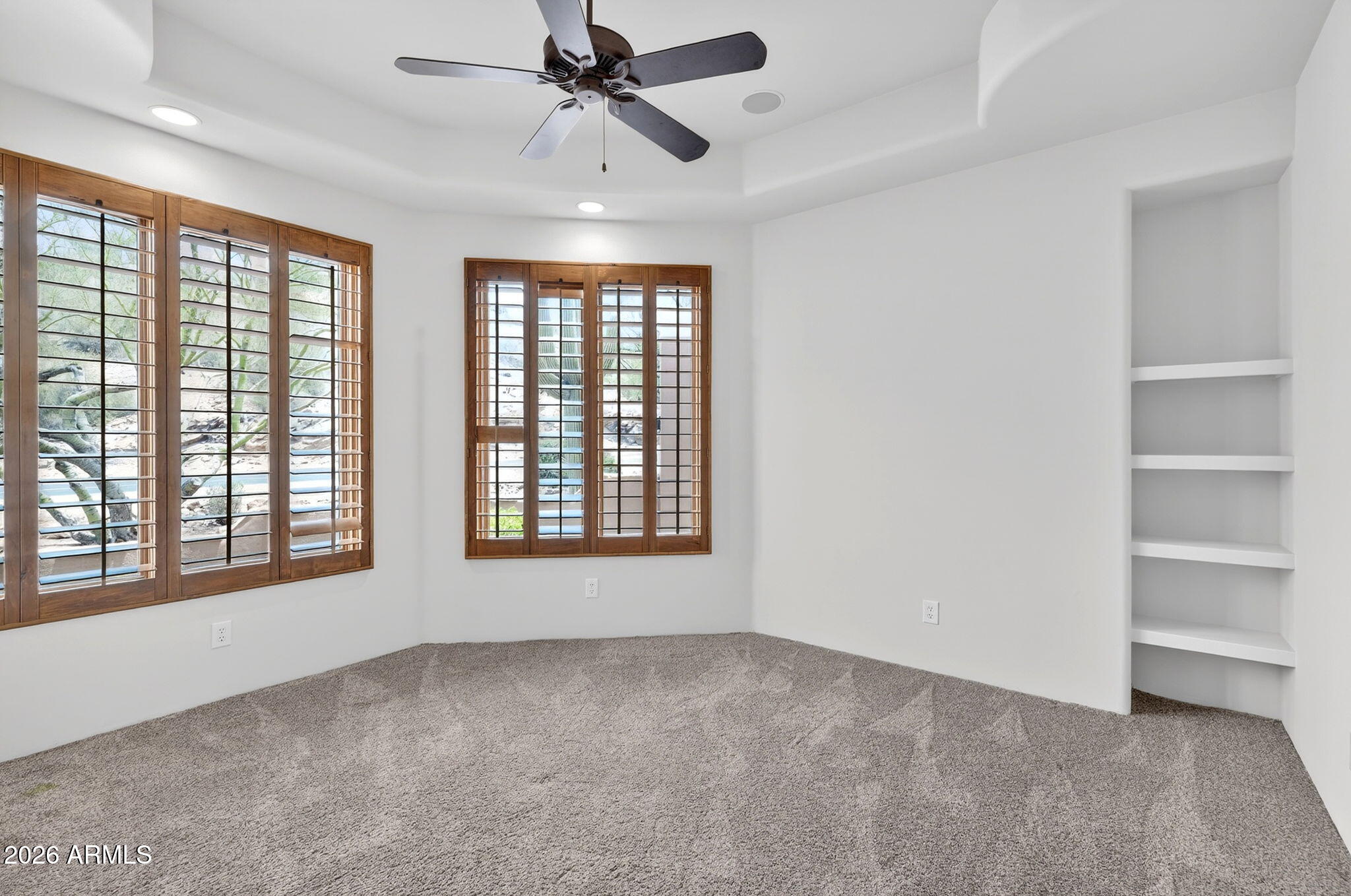 1611 E DESERT WILLOW Drive