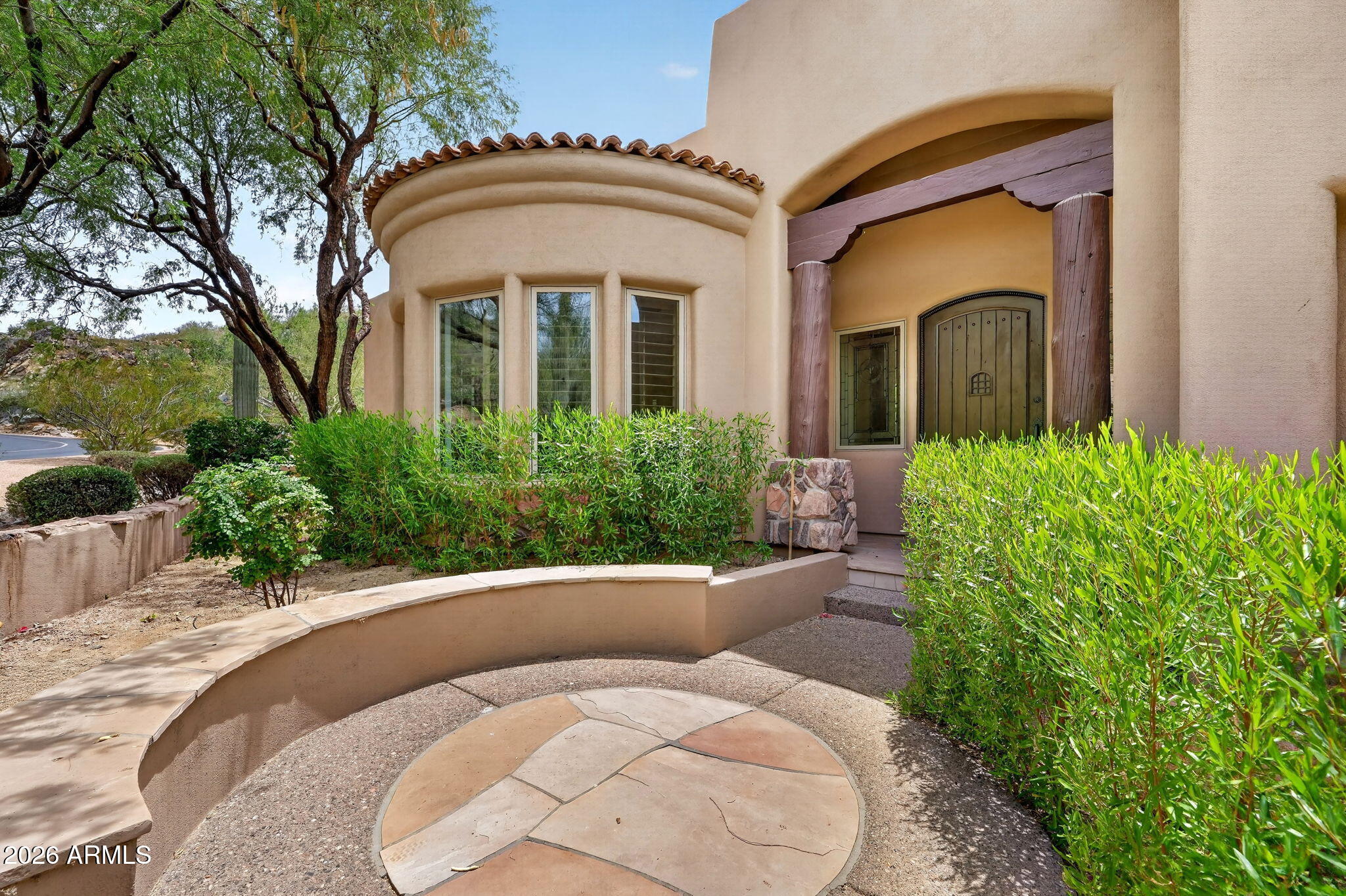 1611 E DESERT WILLOW Drive