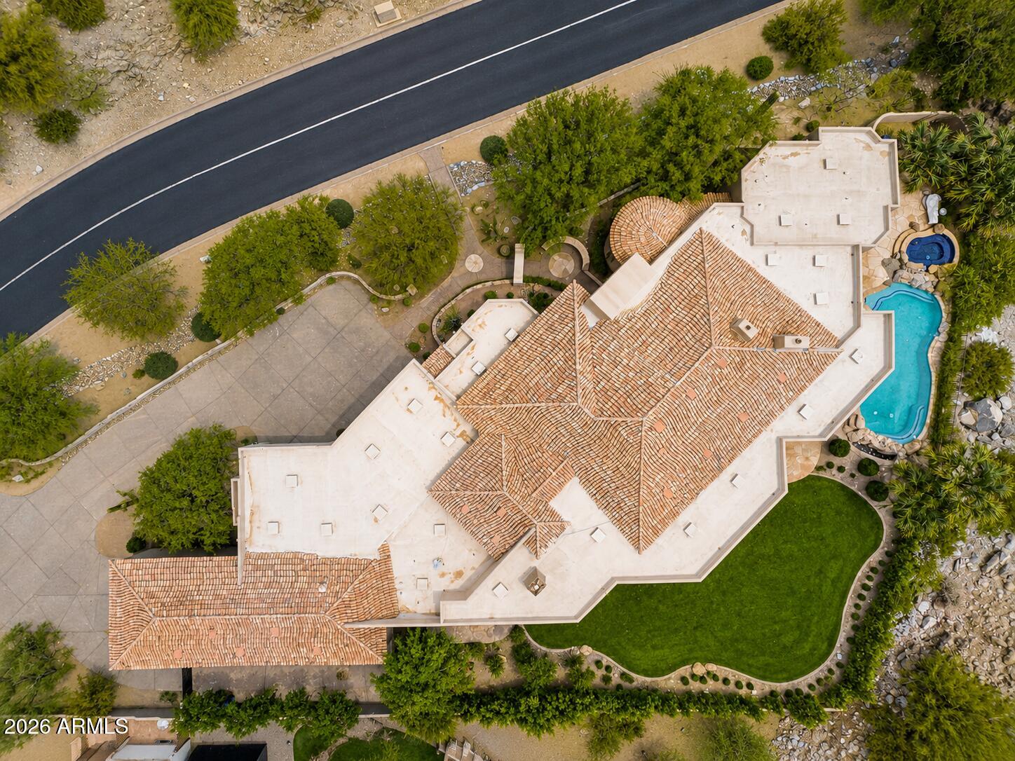 1611 E DESERT WILLOW Drive