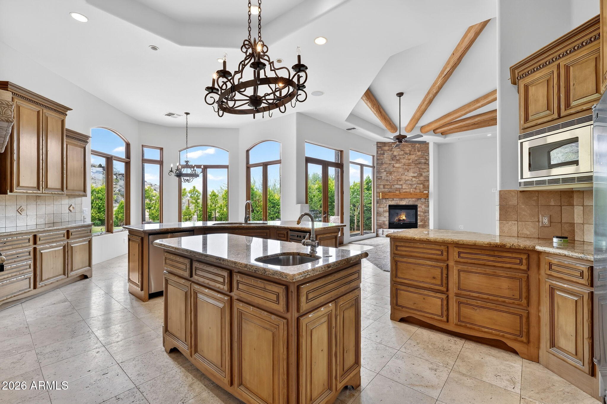 1611 E DESERT WILLOW Drive