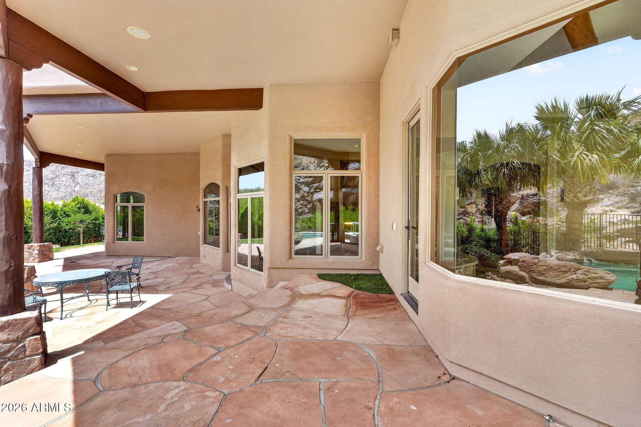 1611 E DESERT WILLOW Drive