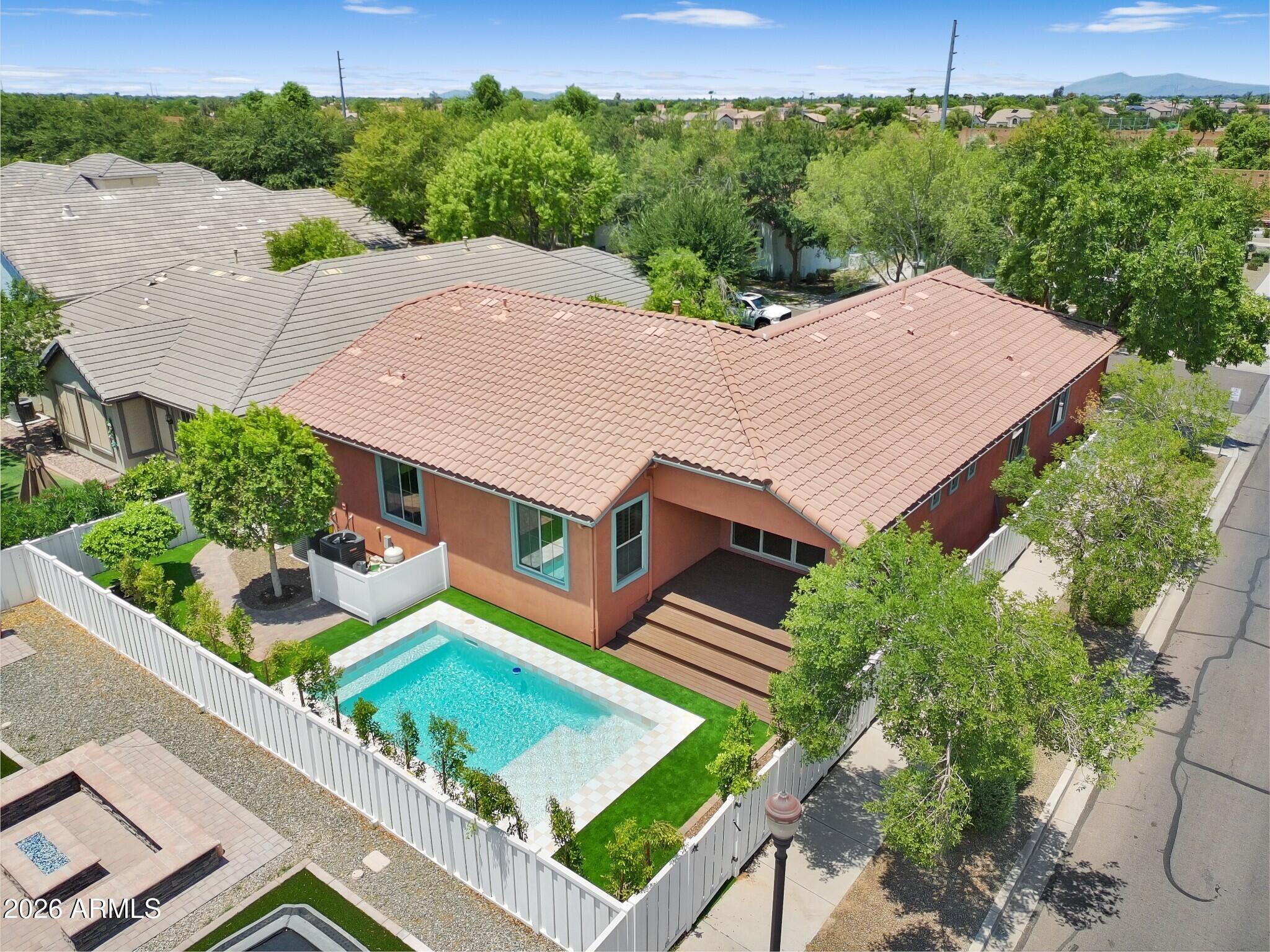 3041 E CAMELLIA Drive