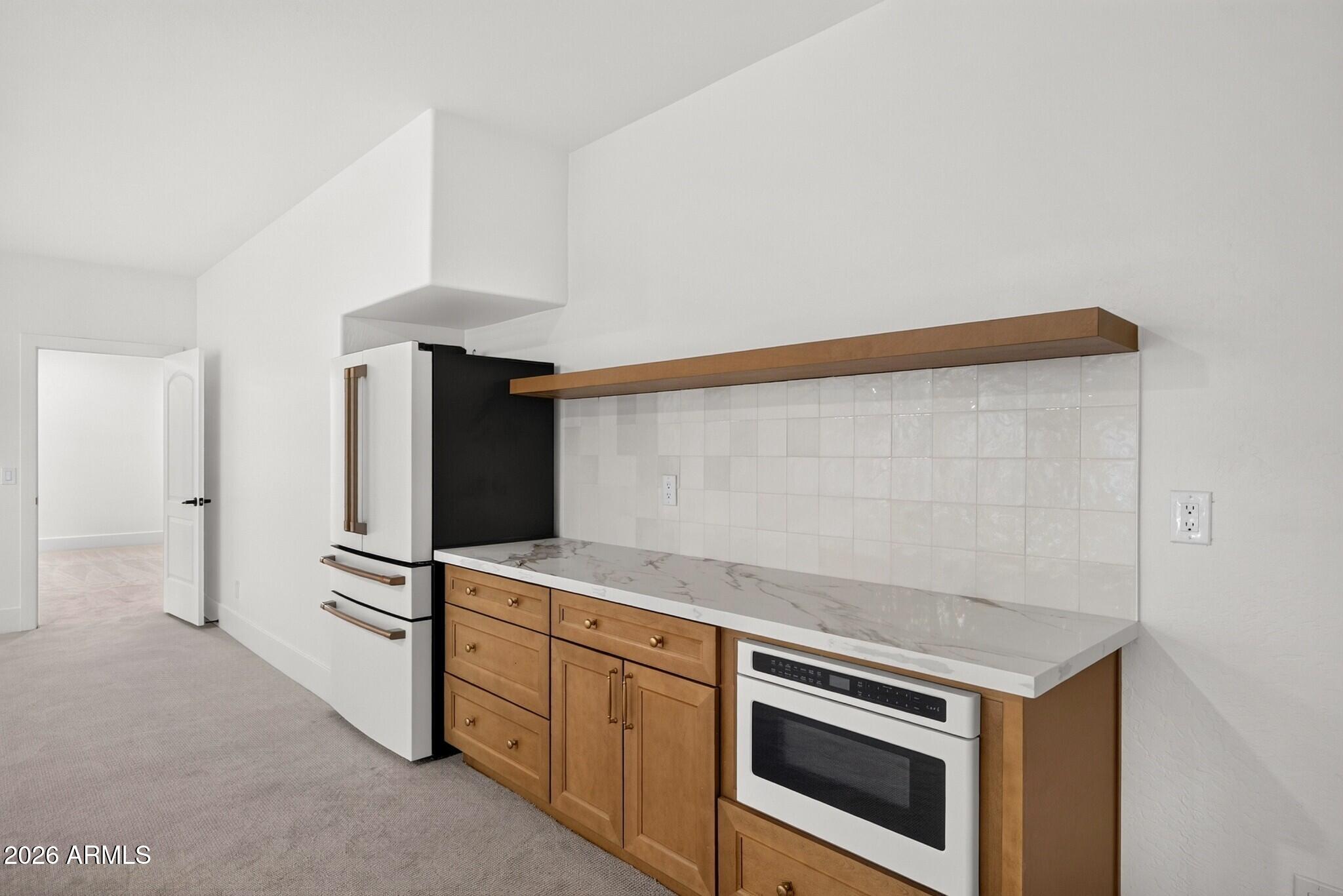 3041 E CAMELLIA Drive