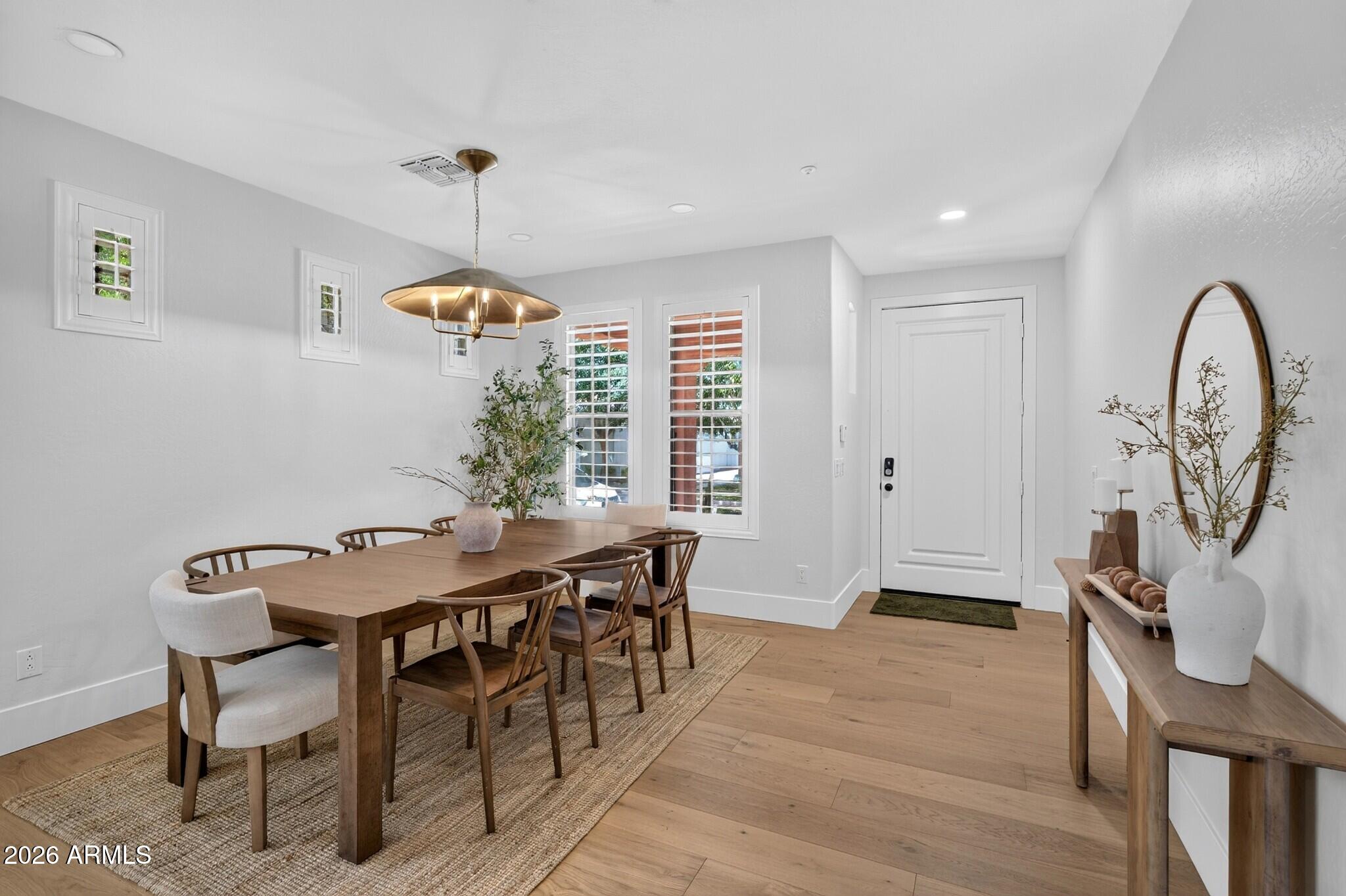 3041 E CAMELLIA Drive