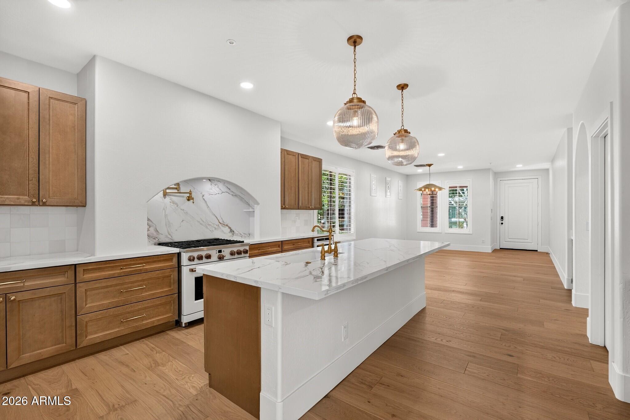 3041 E CAMELLIA Drive