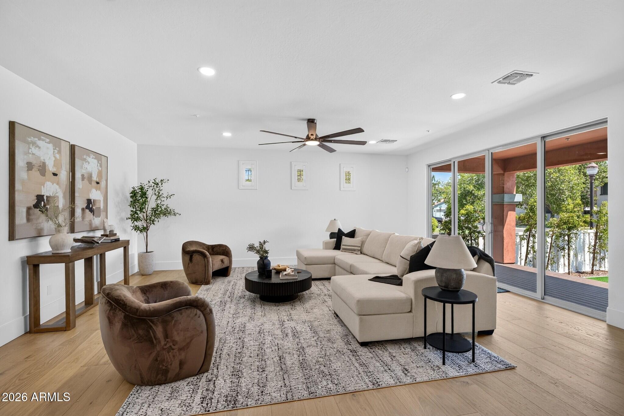 3041 E CAMELLIA Drive