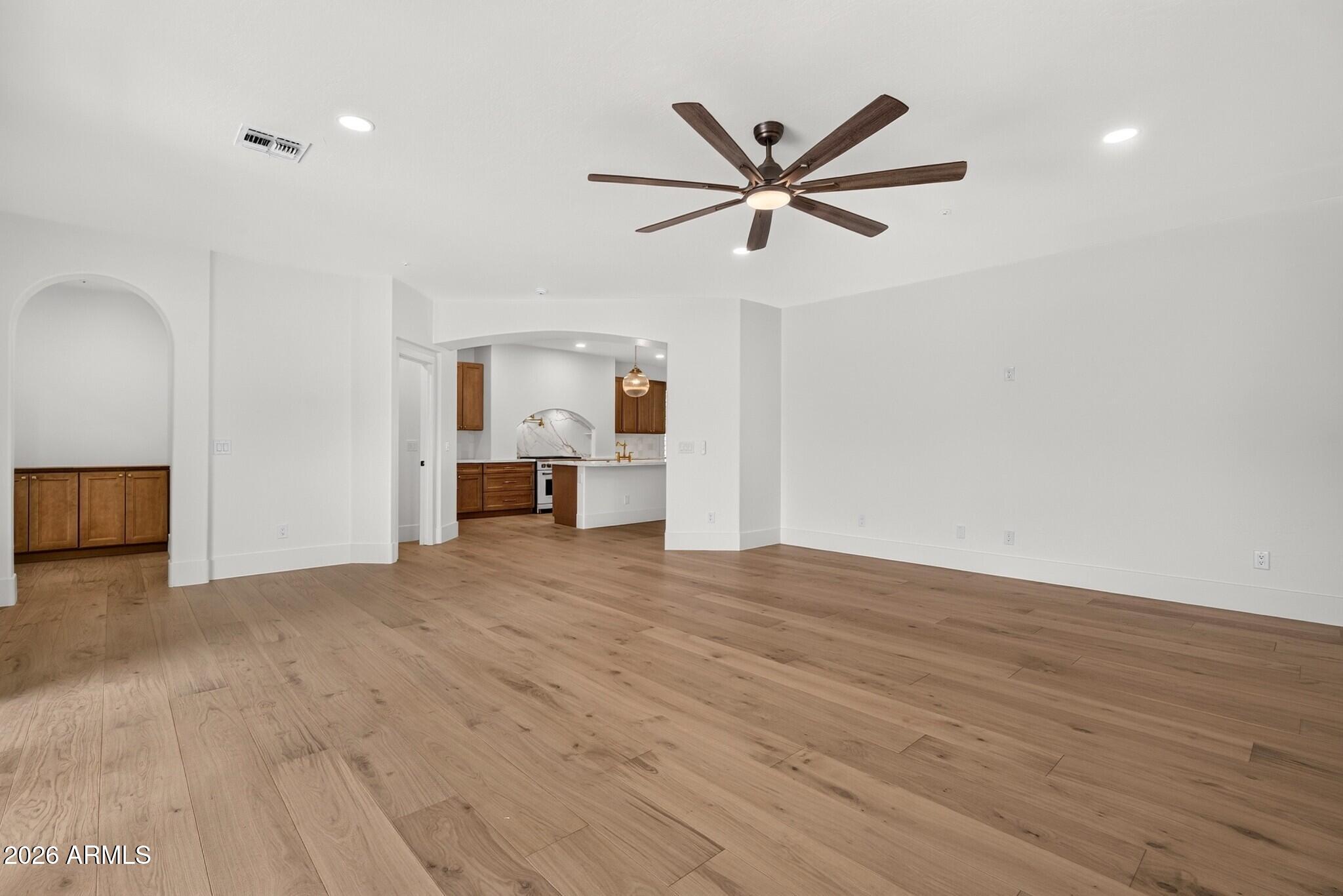 3041 E CAMELLIA Drive