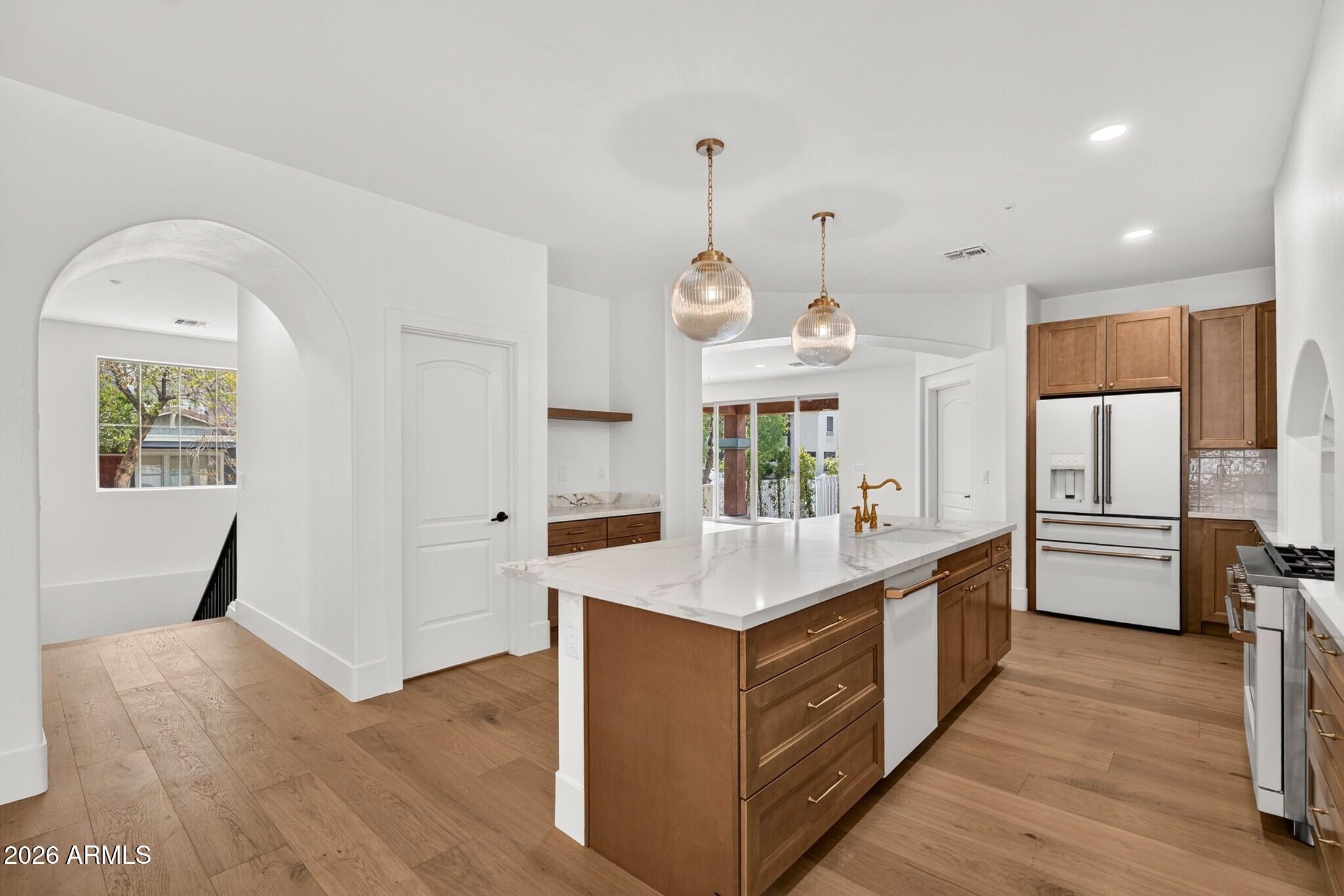 3041 E CAMELLIA Drive