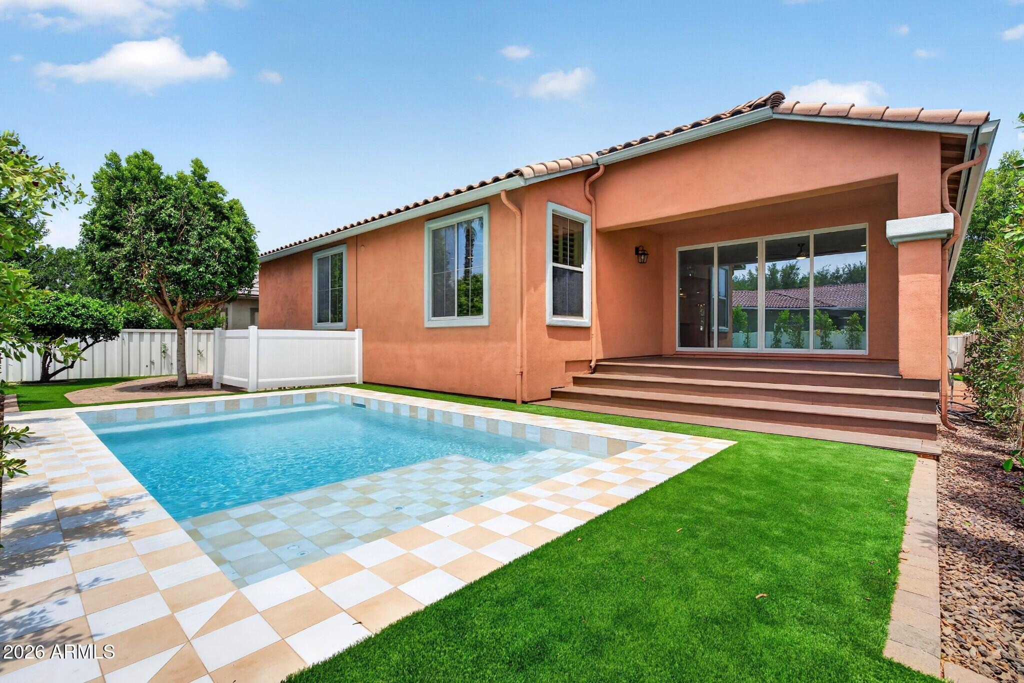 3041 E CAMELLIA Drive