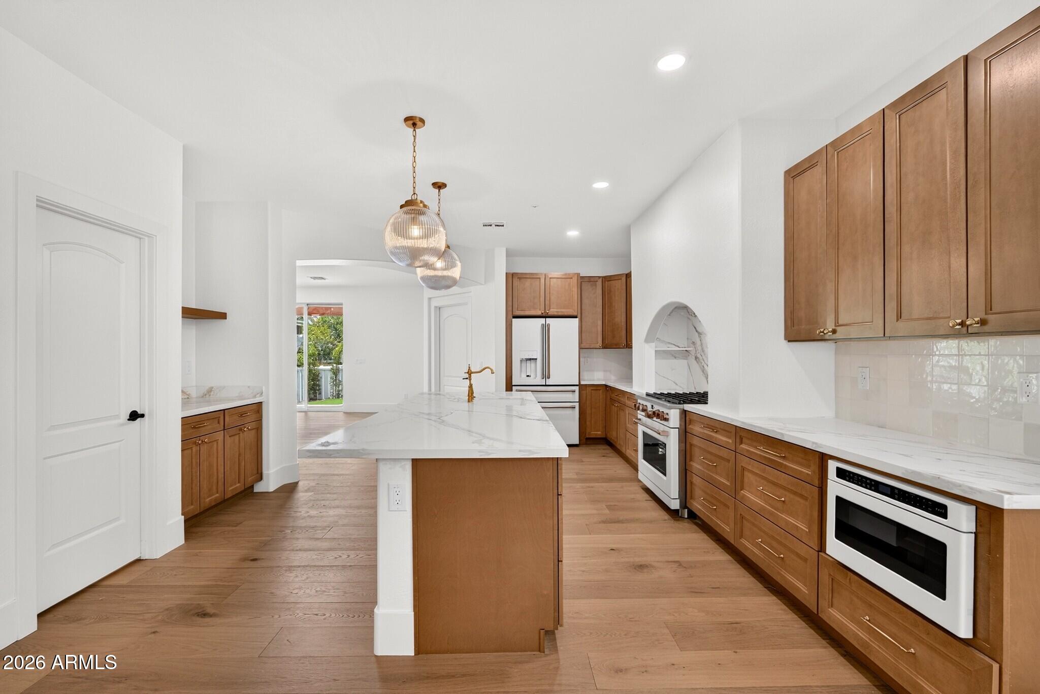 3041 E CAMELLIA Drive