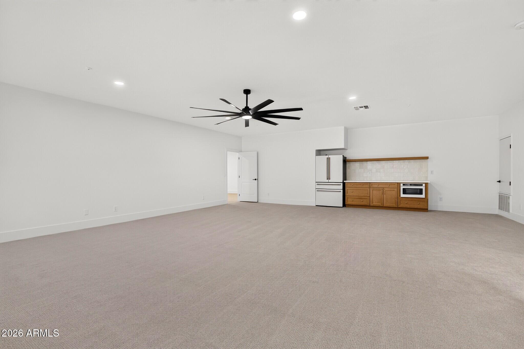 3041 E CAMELLIA Drive