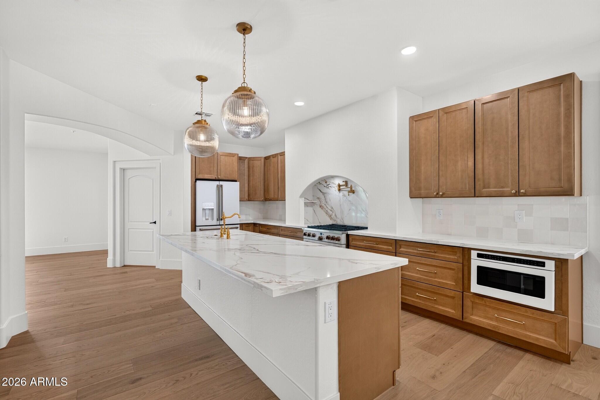 3041 E CAMELLIA Drive
