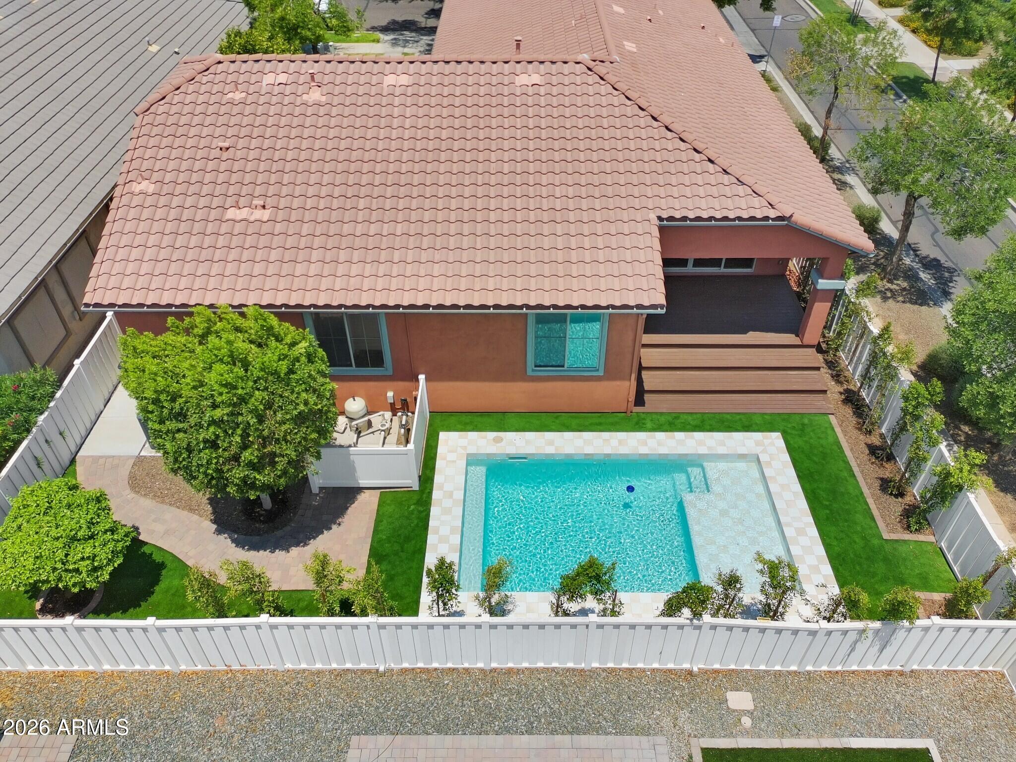 3041 E CAMELLIA Drive