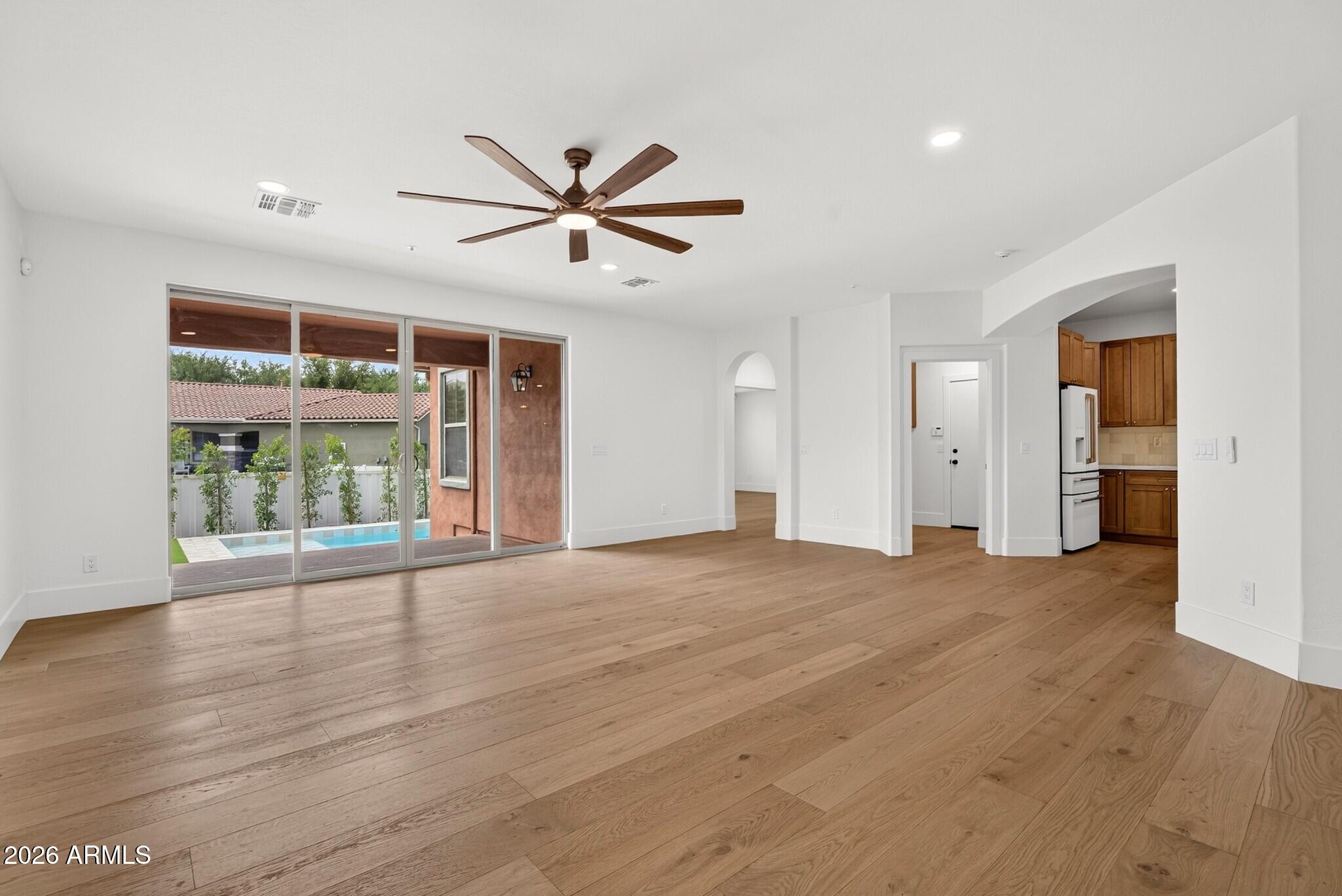 3041 E CAMELLIA Drive