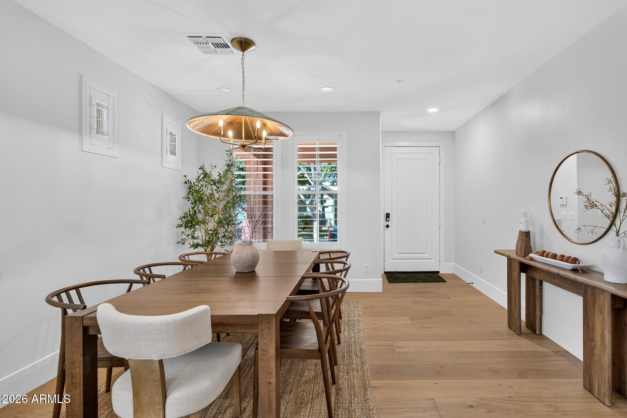 3041 E CAMELLIA Drive