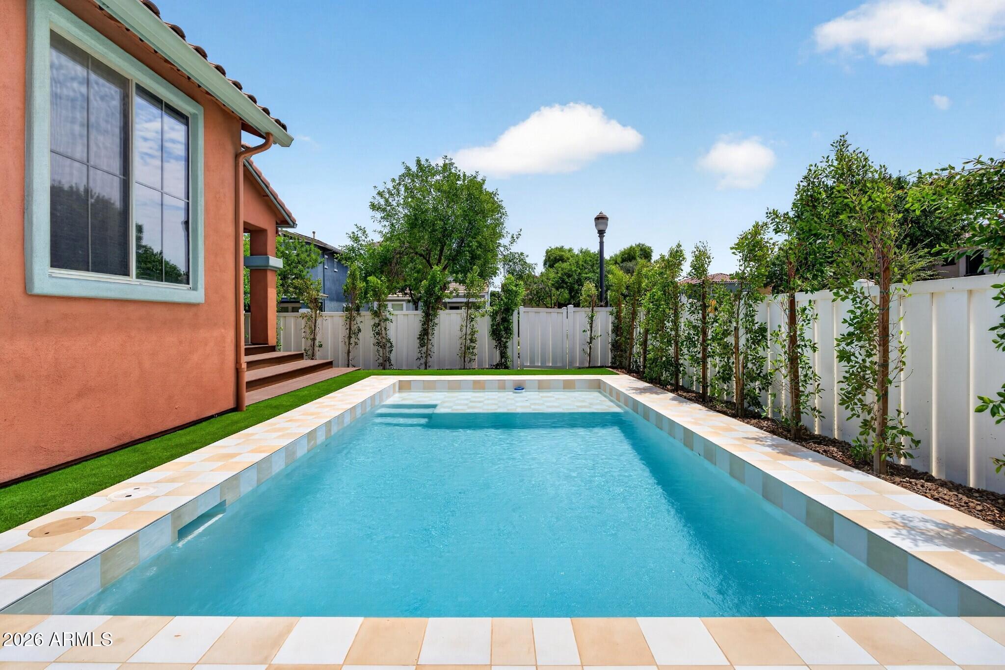 3041 E CAMELLIA Drive